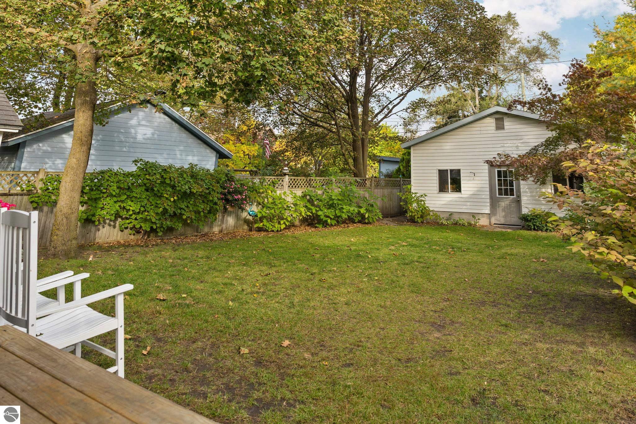 220 W Tenth Street