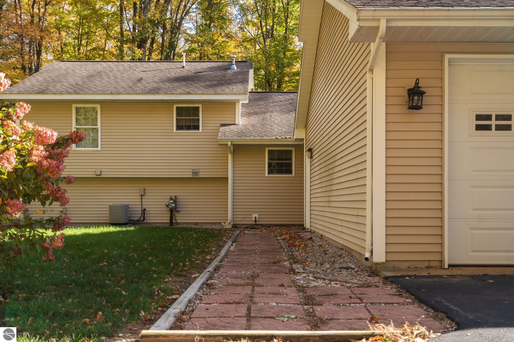 5219 Timber Point Trail