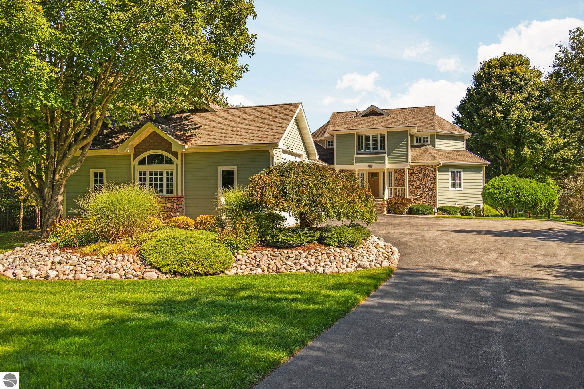 561 S Lake Shore Drive