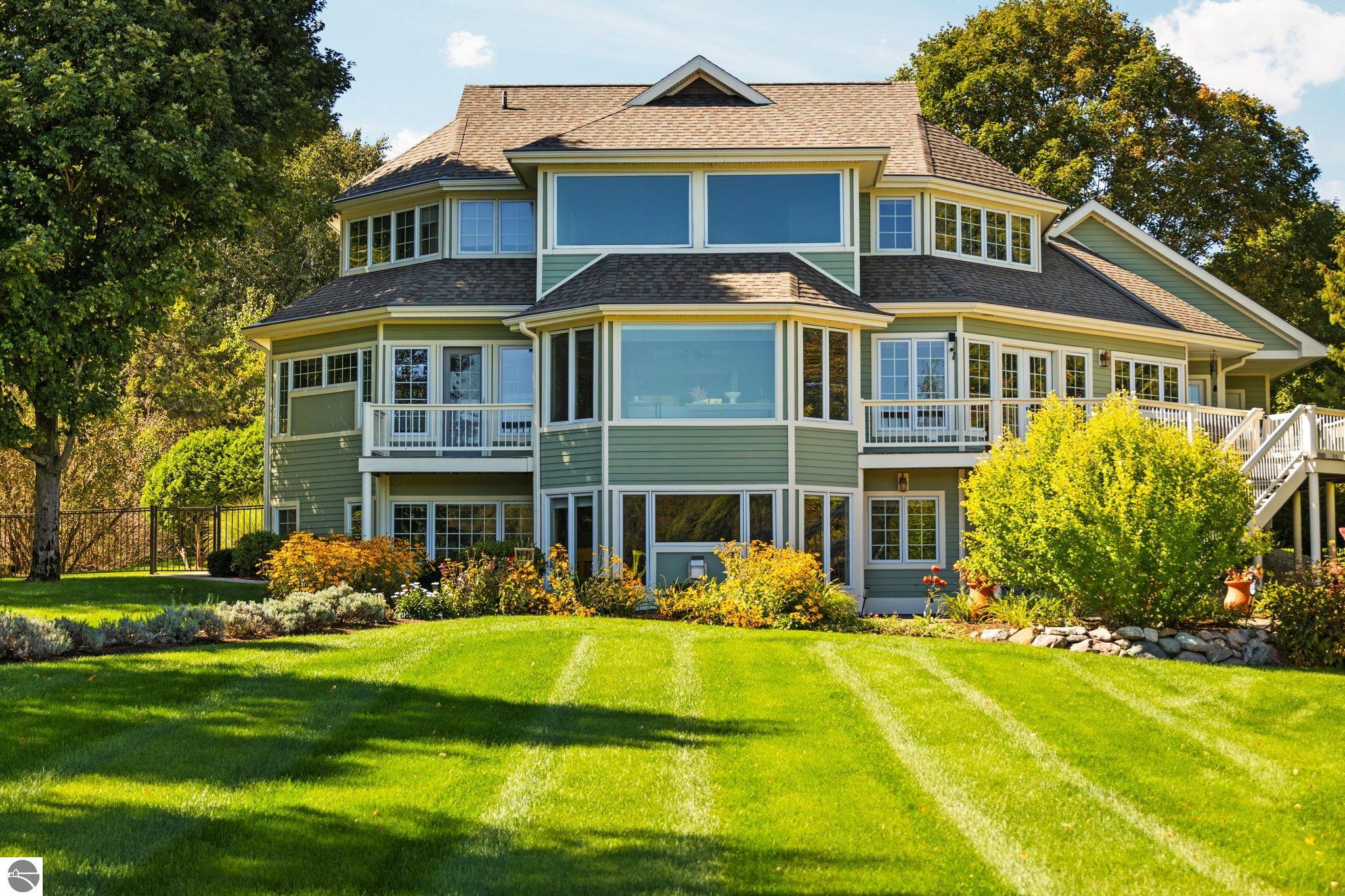 561 S Lake Shore Drive Lake Leelanau Mi Us 49653 1edc4d480d95bd23b9419926ec42bc0f