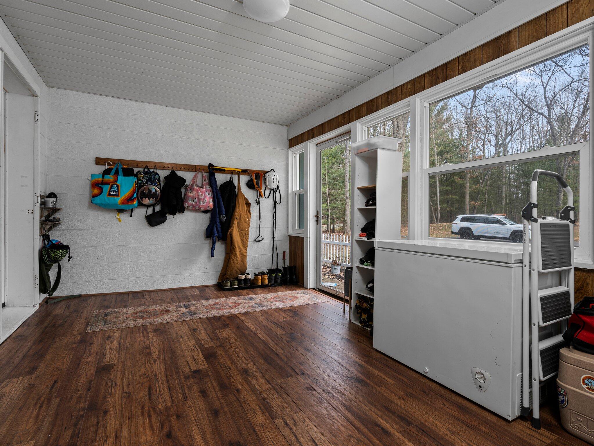 8527 W Dixson Drive