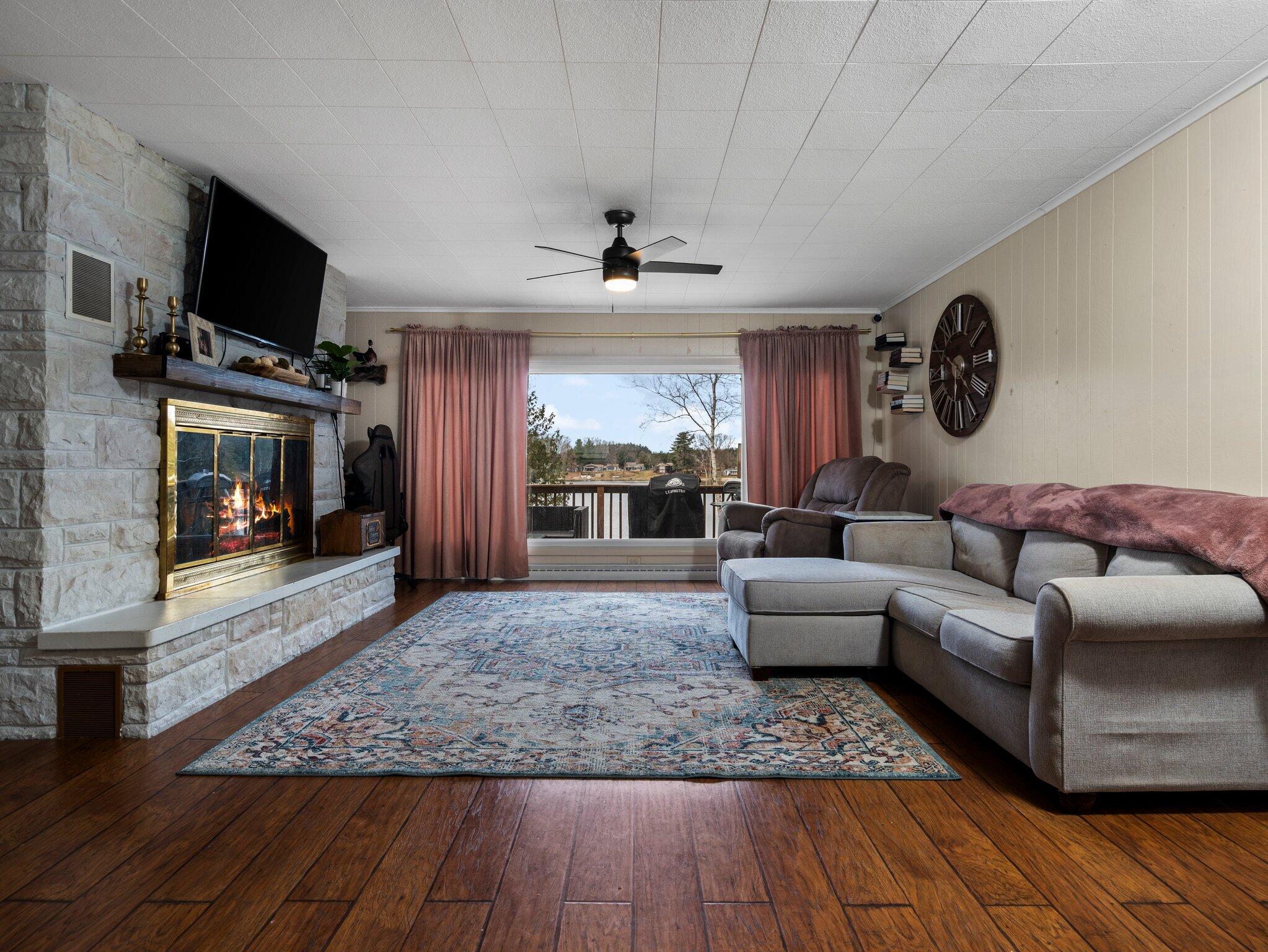 8527 W Dixson Drive