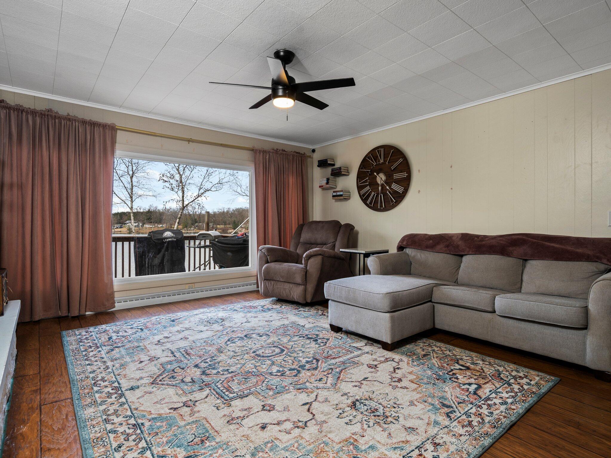 8527 W Dixson Drive