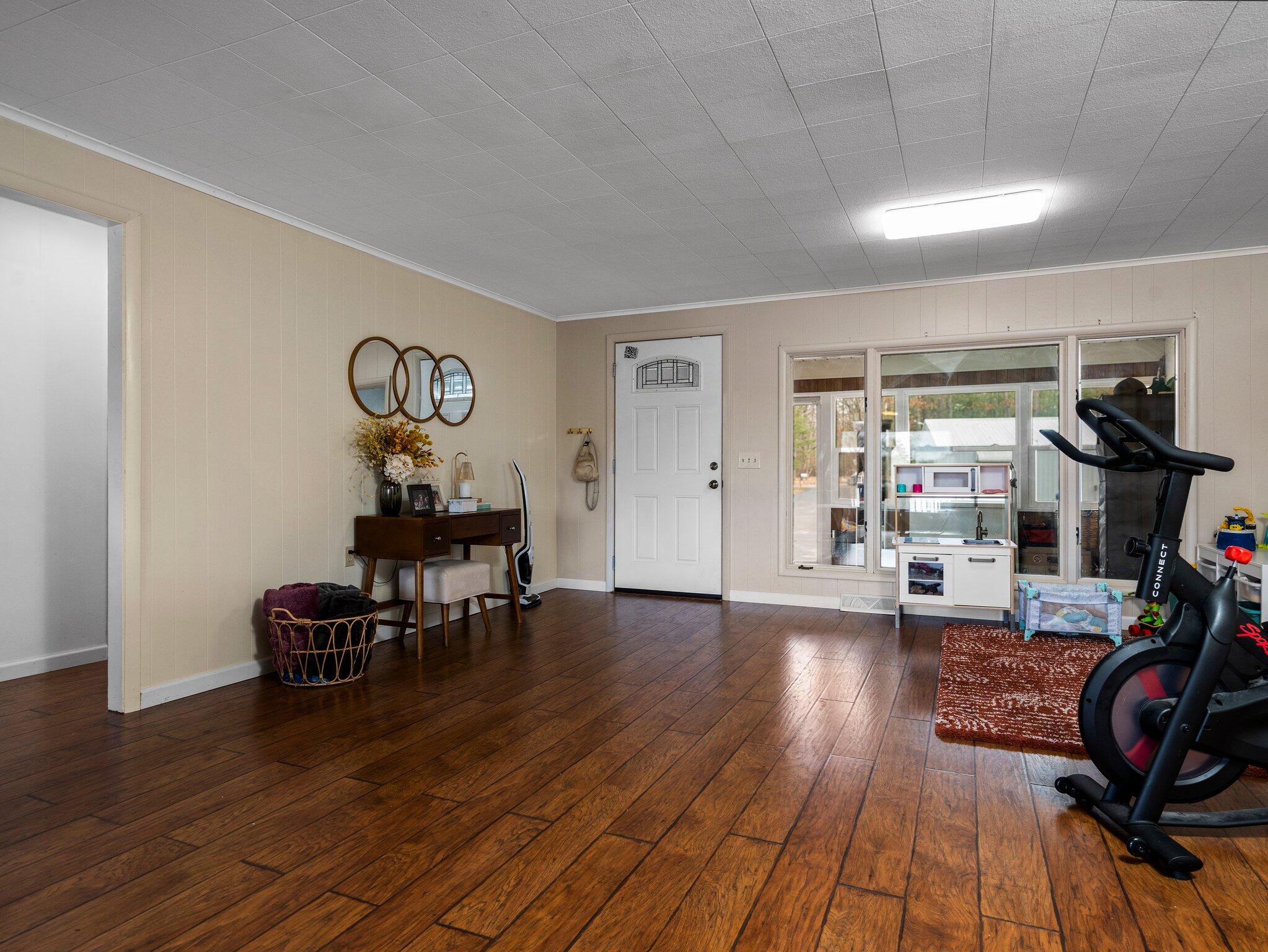 8527 W Dixson Drive
