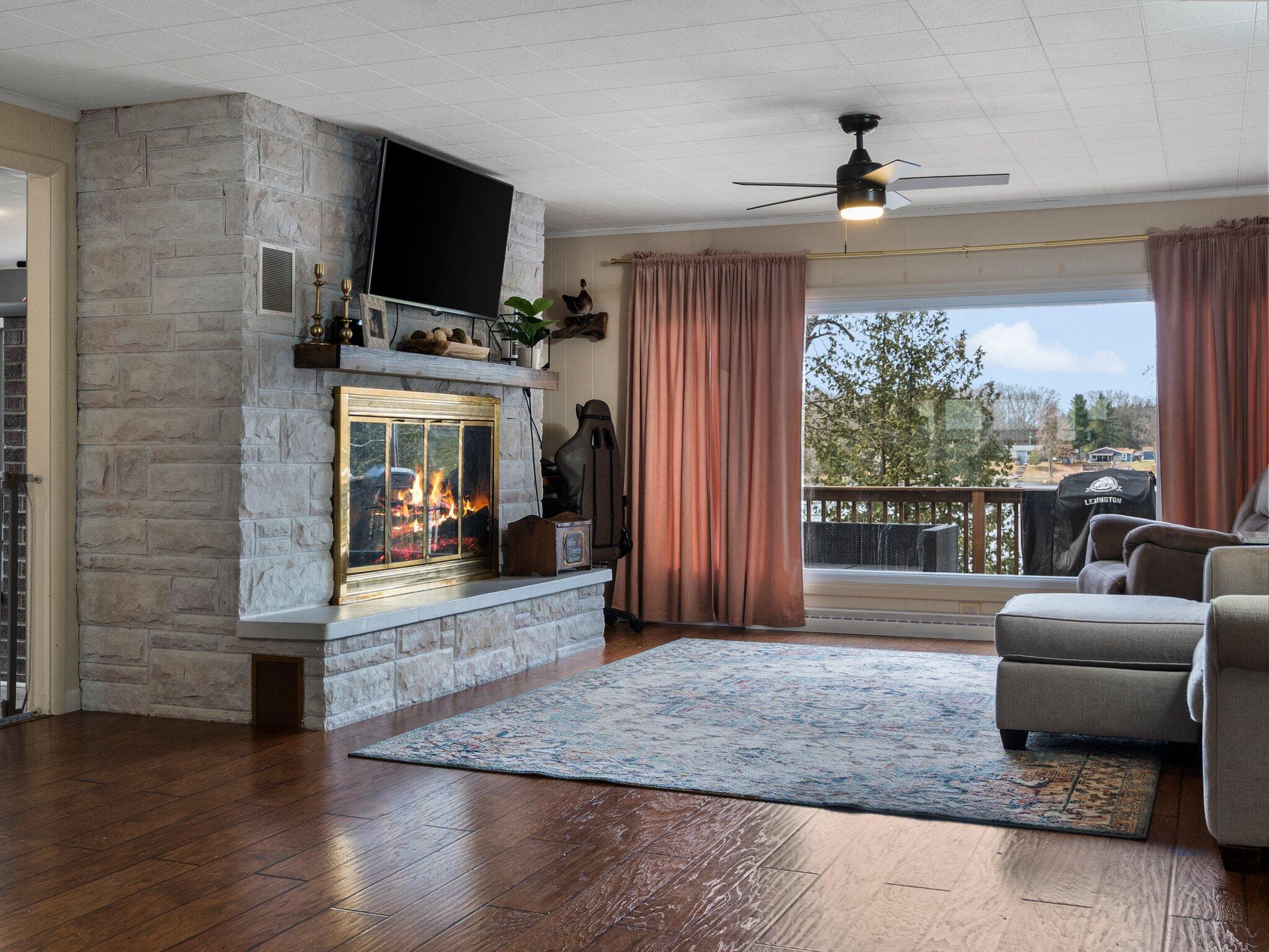 8527 W Dixson Drive