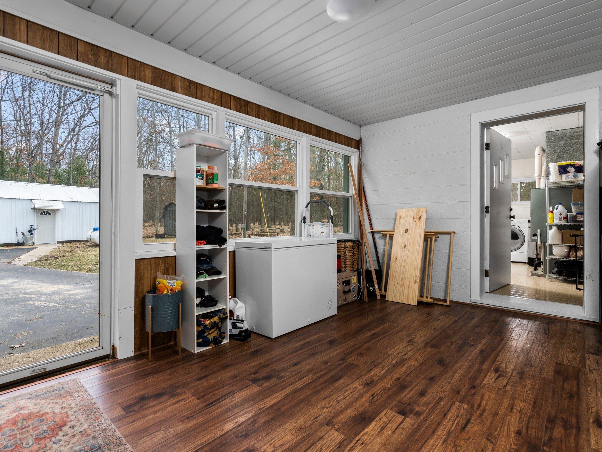 8527 W Dixson Drive