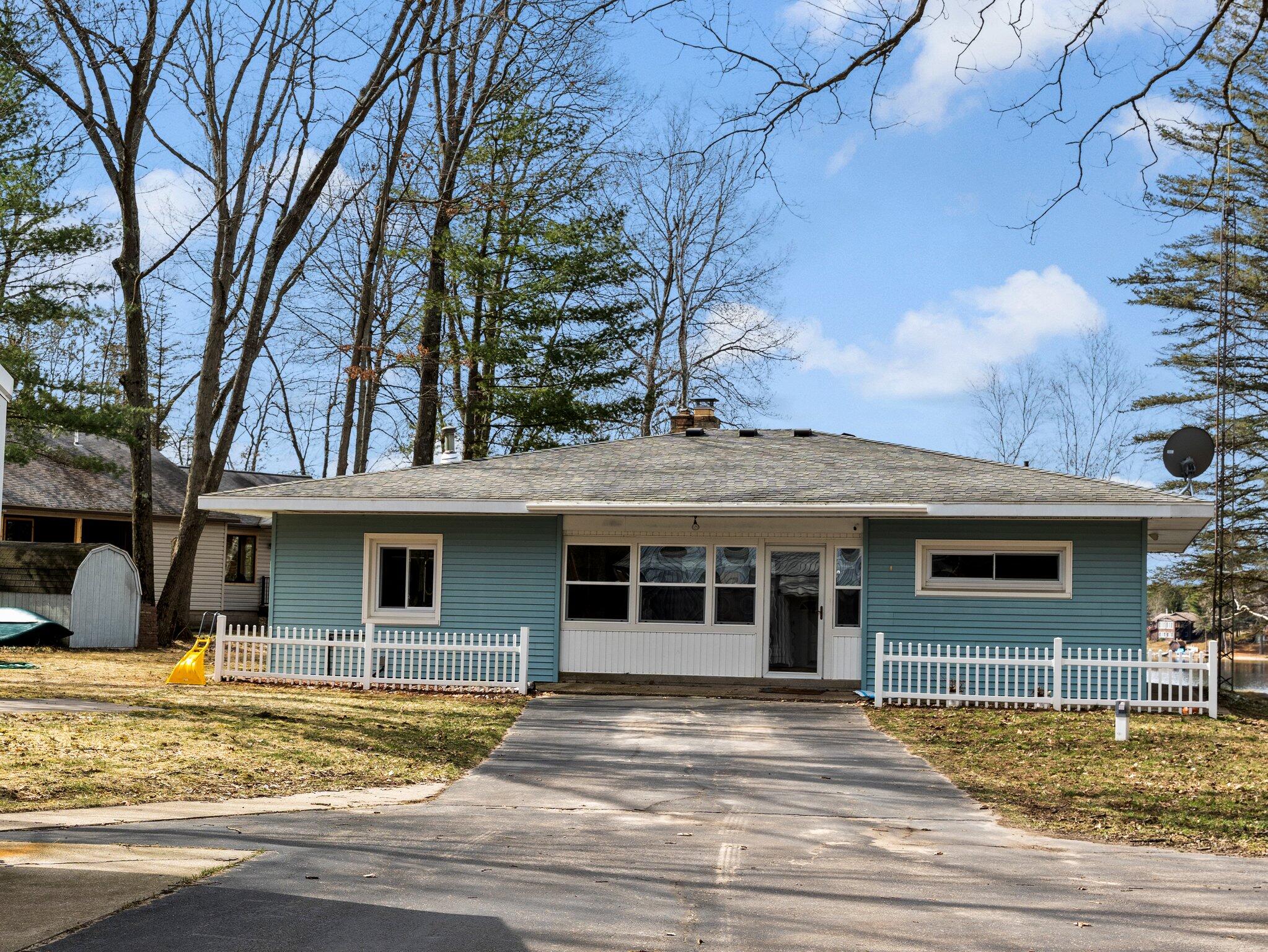 8527 W Dixson Drive