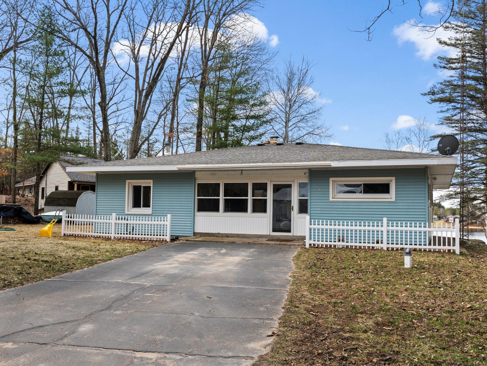 8527 W Dixson Drive