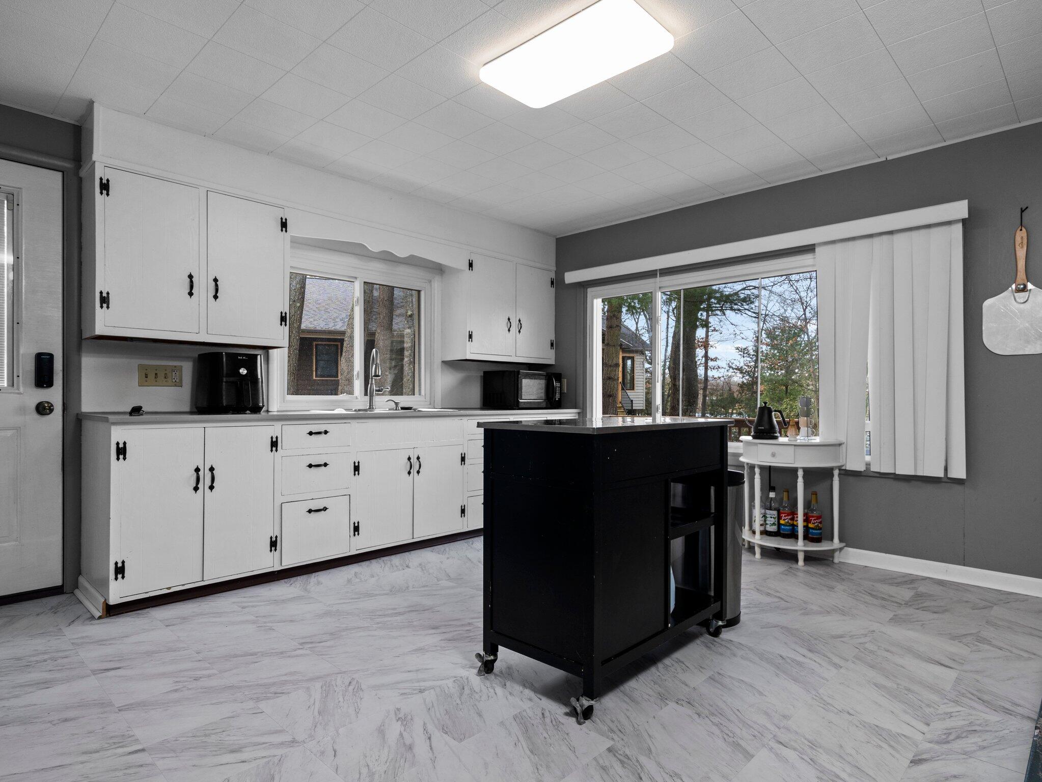 8527 W Dixson Drive
