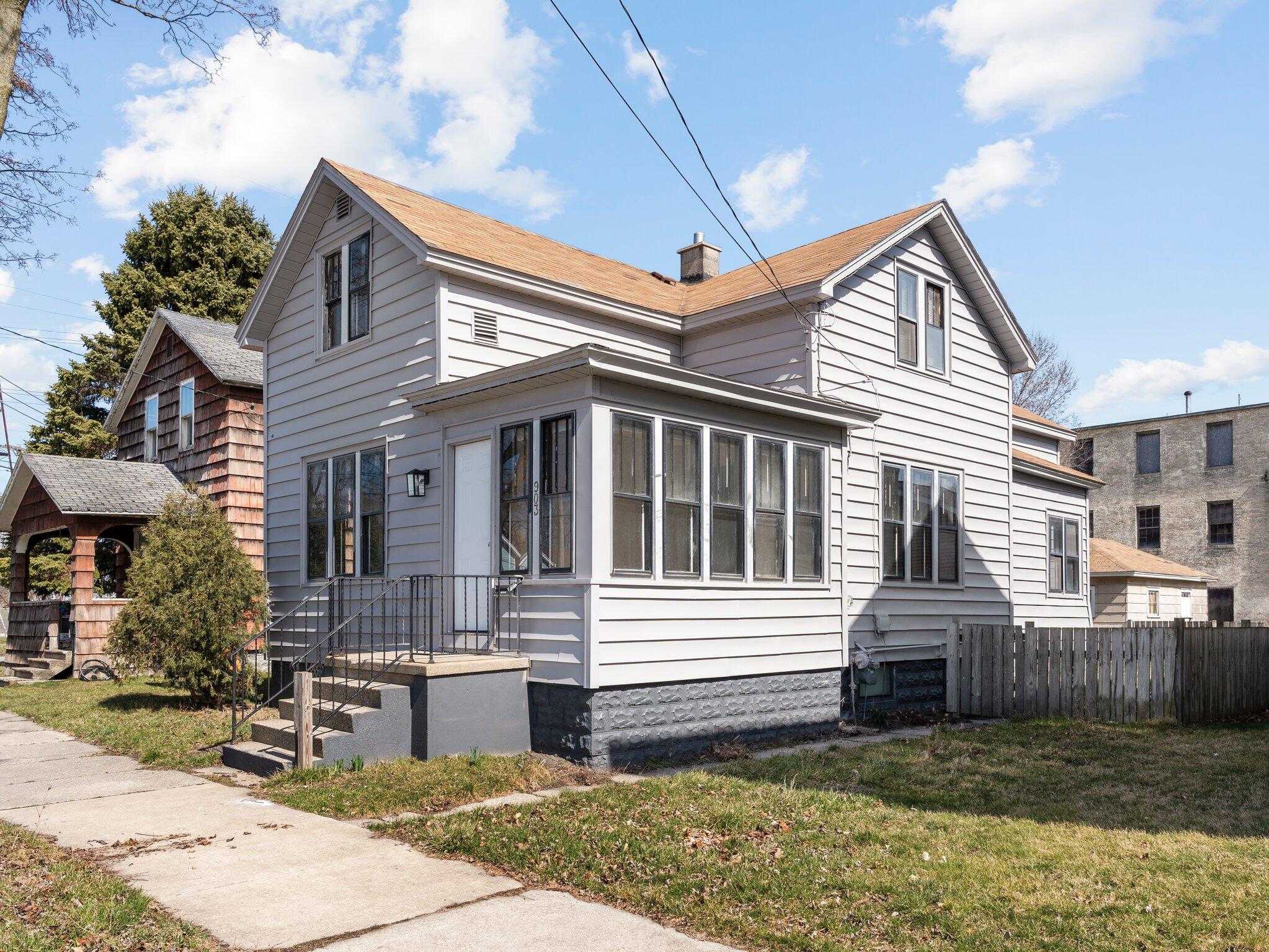 903 Vine Street