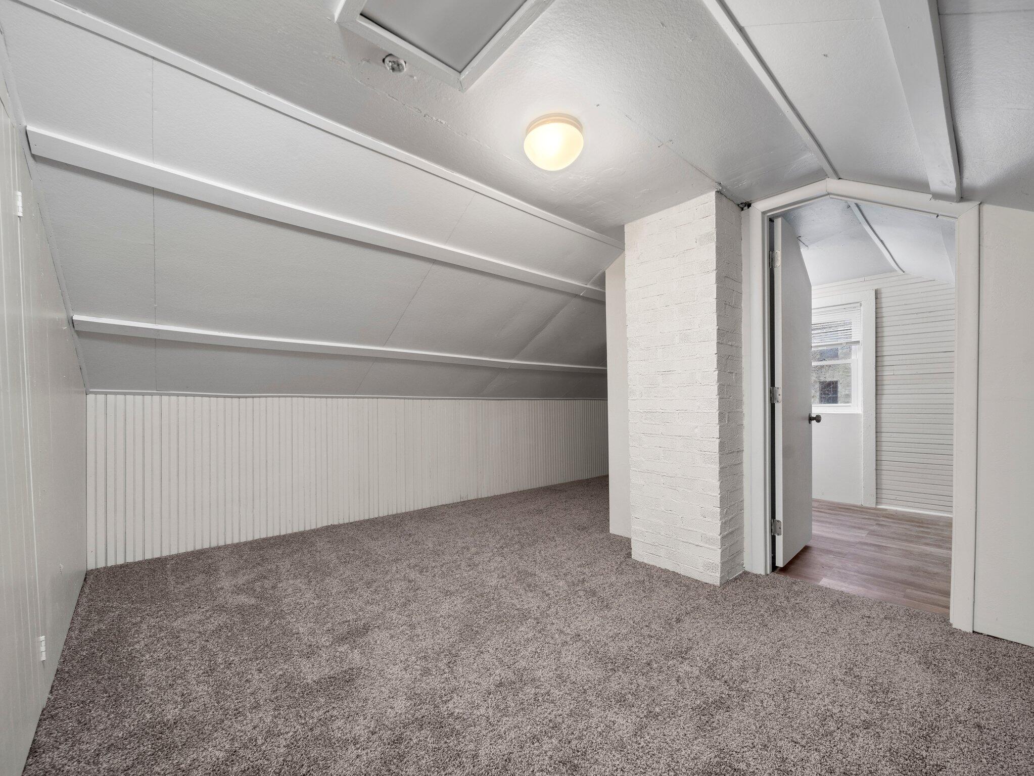 903 Vine Street