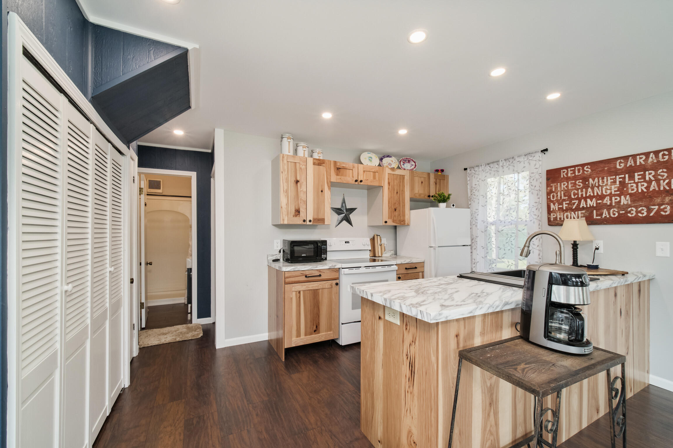 8761 Lake Park Drive