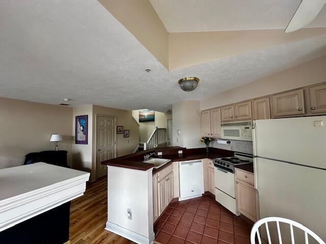 6 Brookharbor N