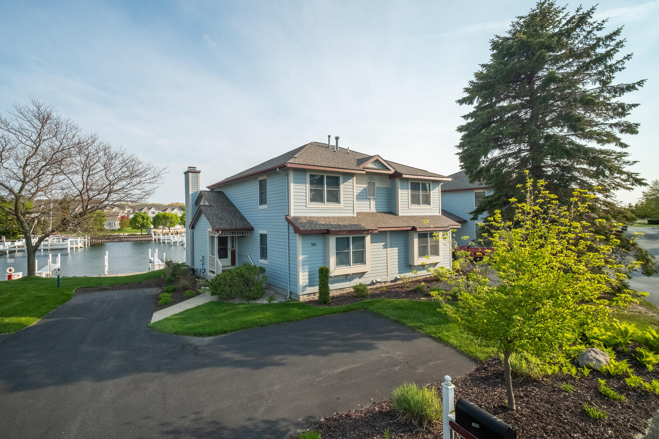 309 Lakeshore Drive