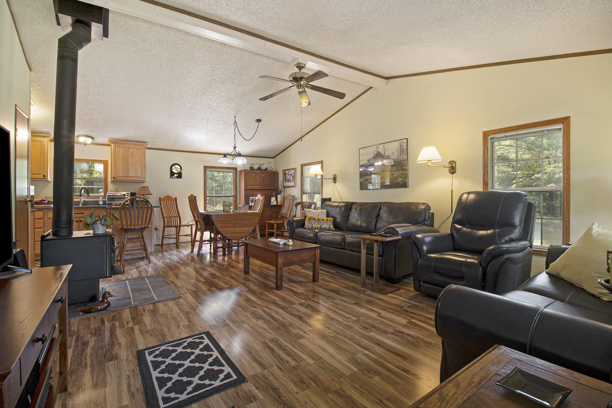 9063 Pine Creek Road
