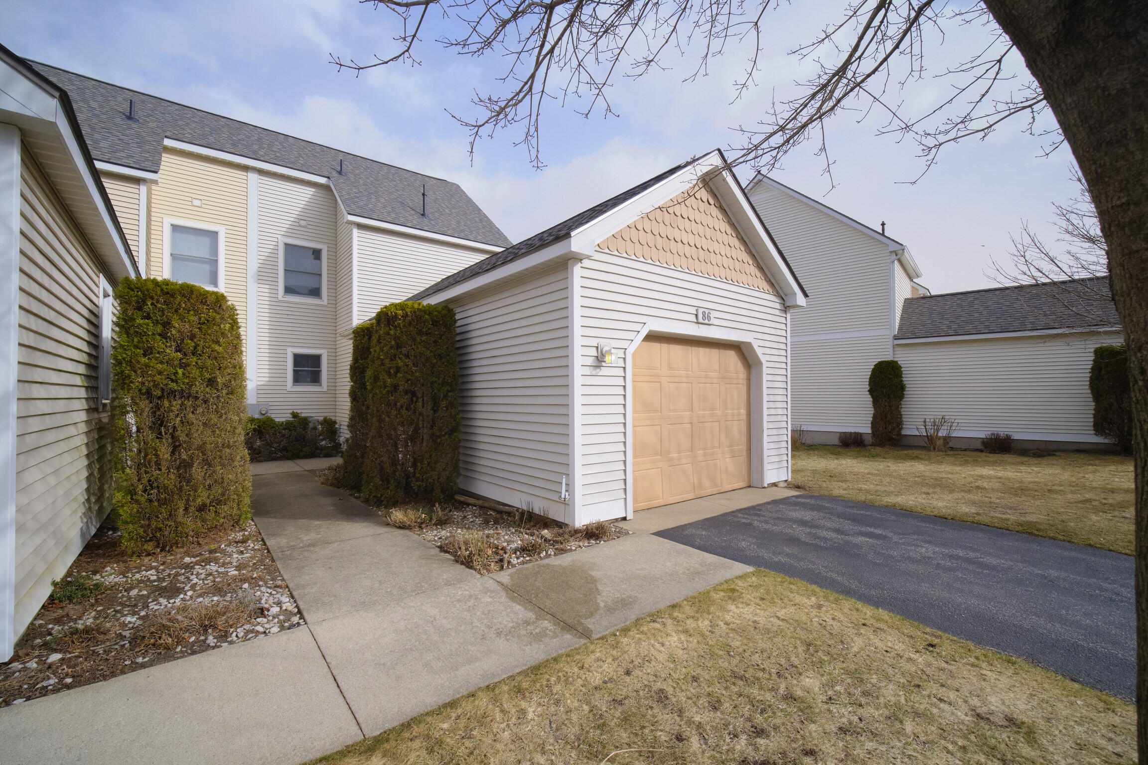 86 Charter Court