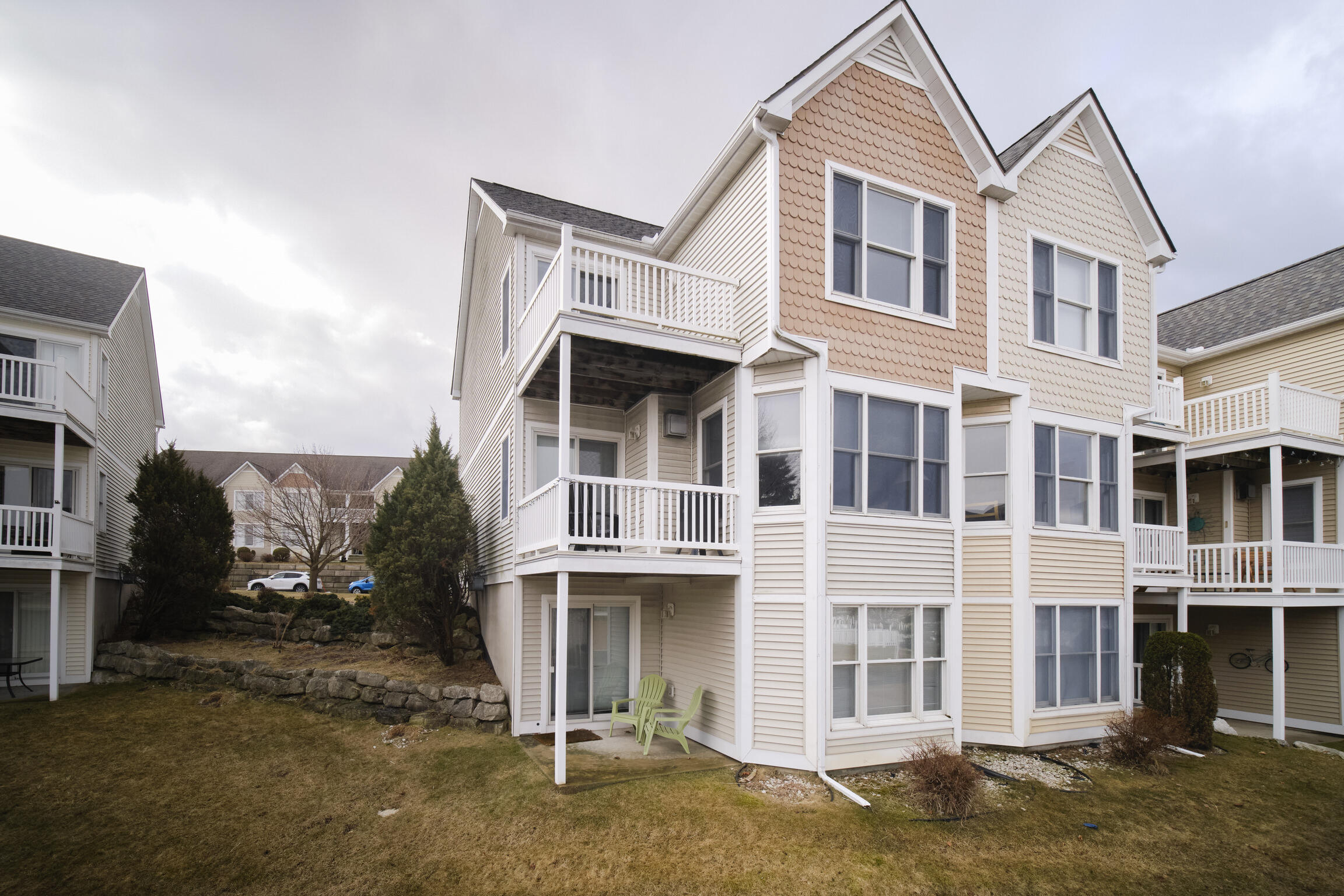 86 Charter Court