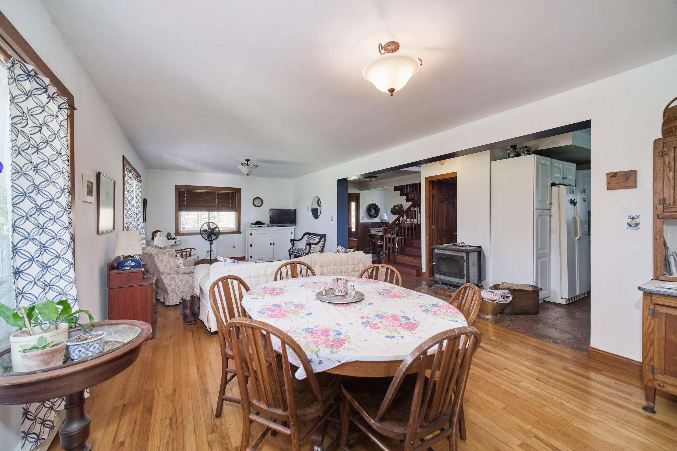 1621 W Beyer Road