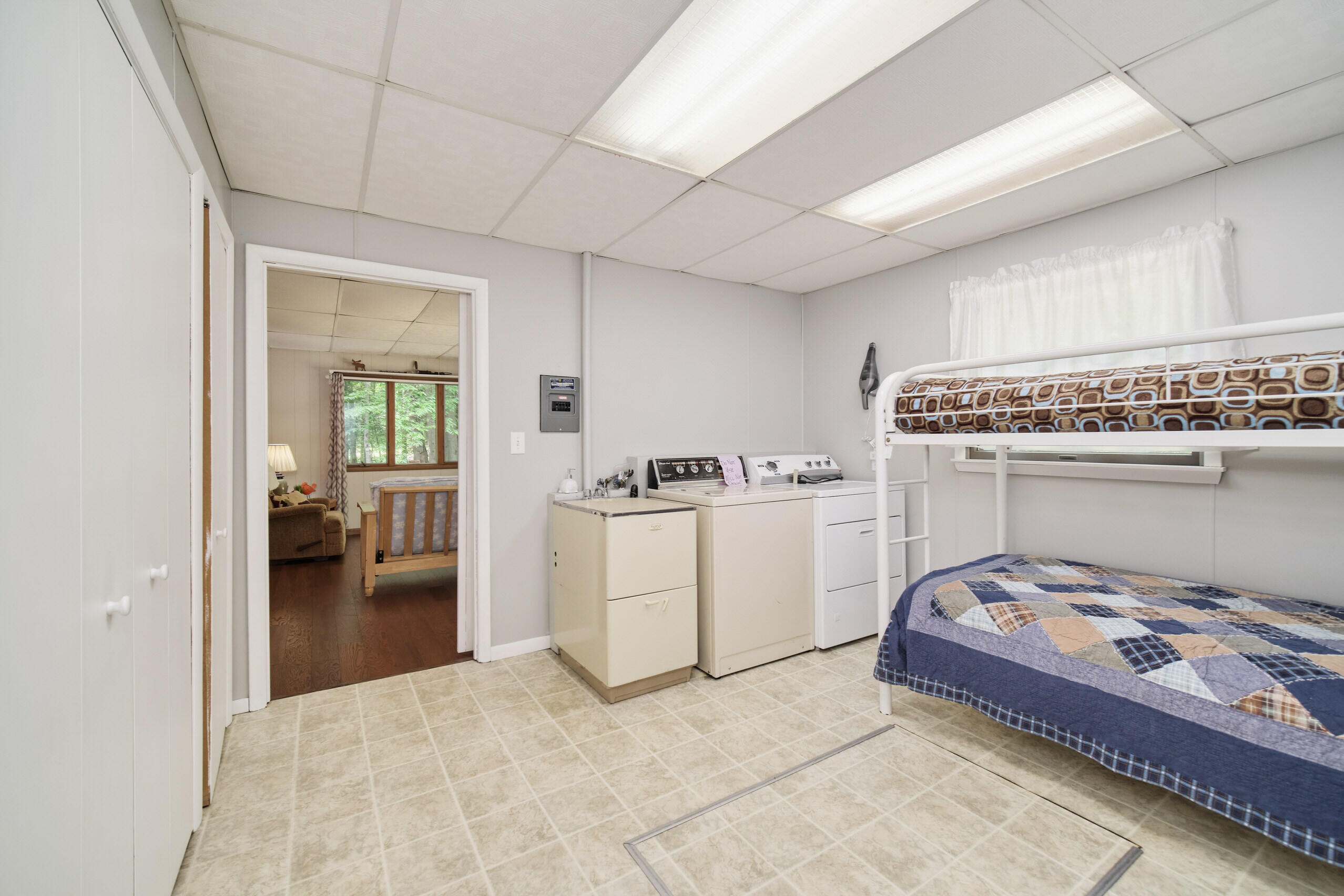 12084 Griffith Road
