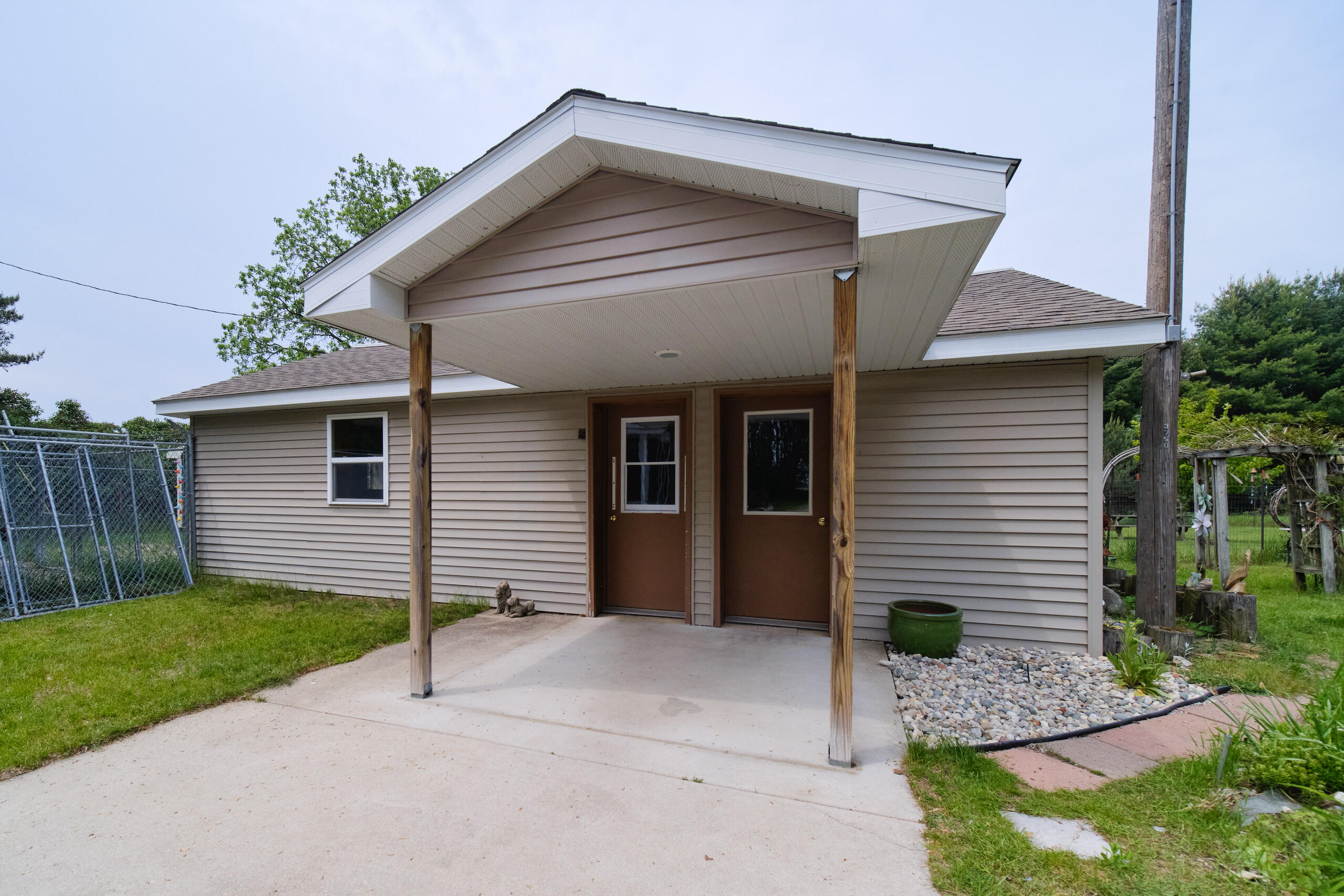 3750 River Road