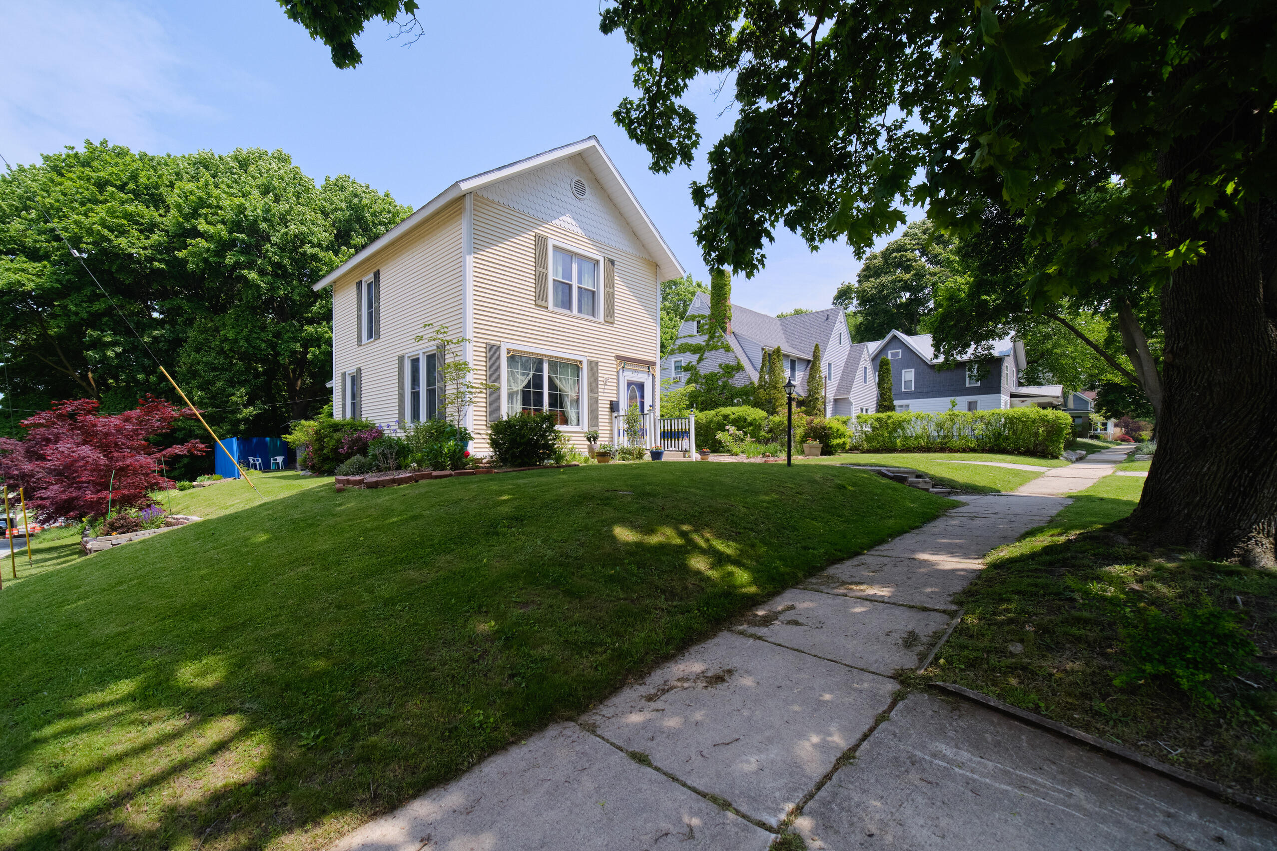 470 4th Street