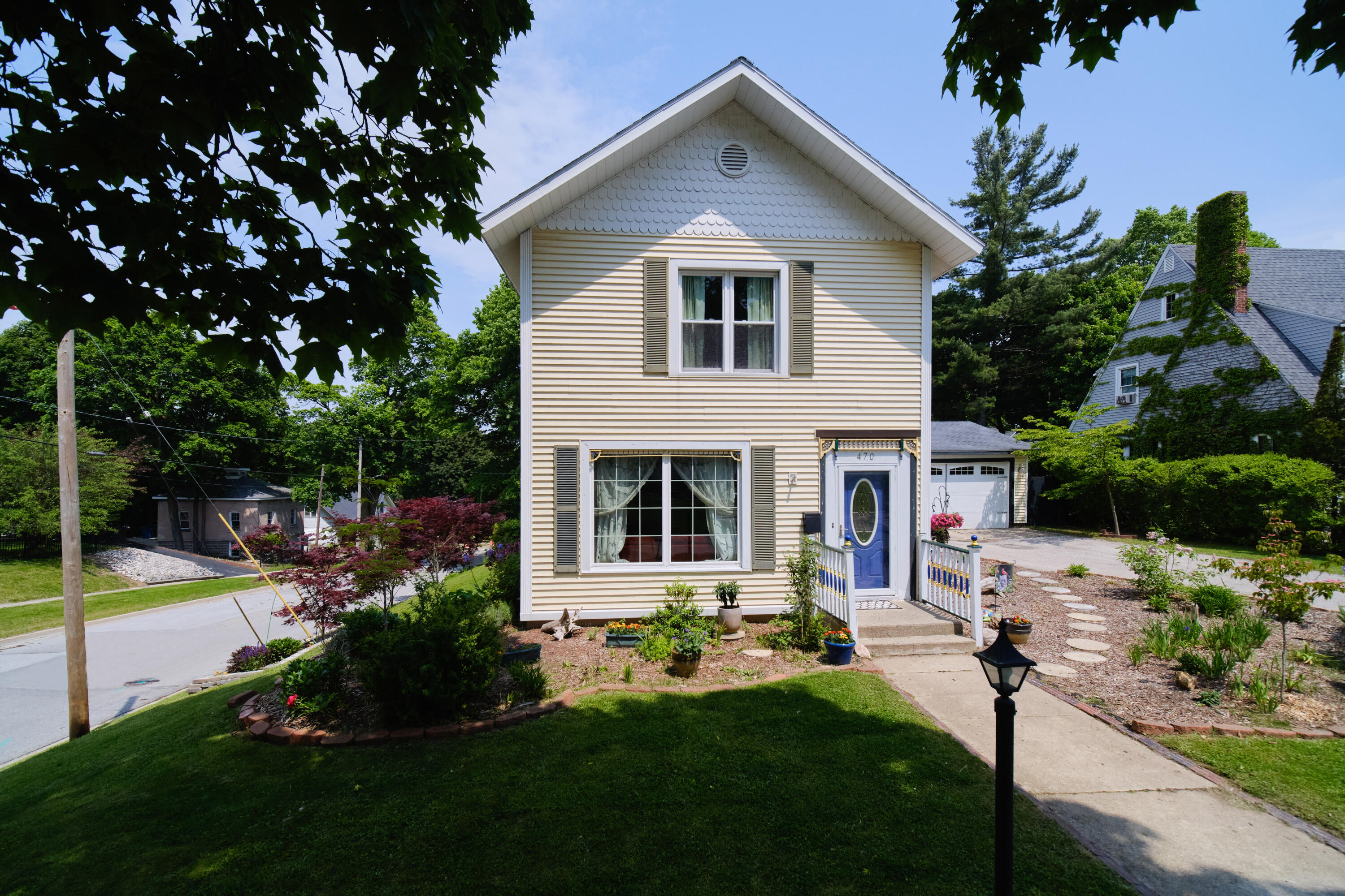 470 4th Street