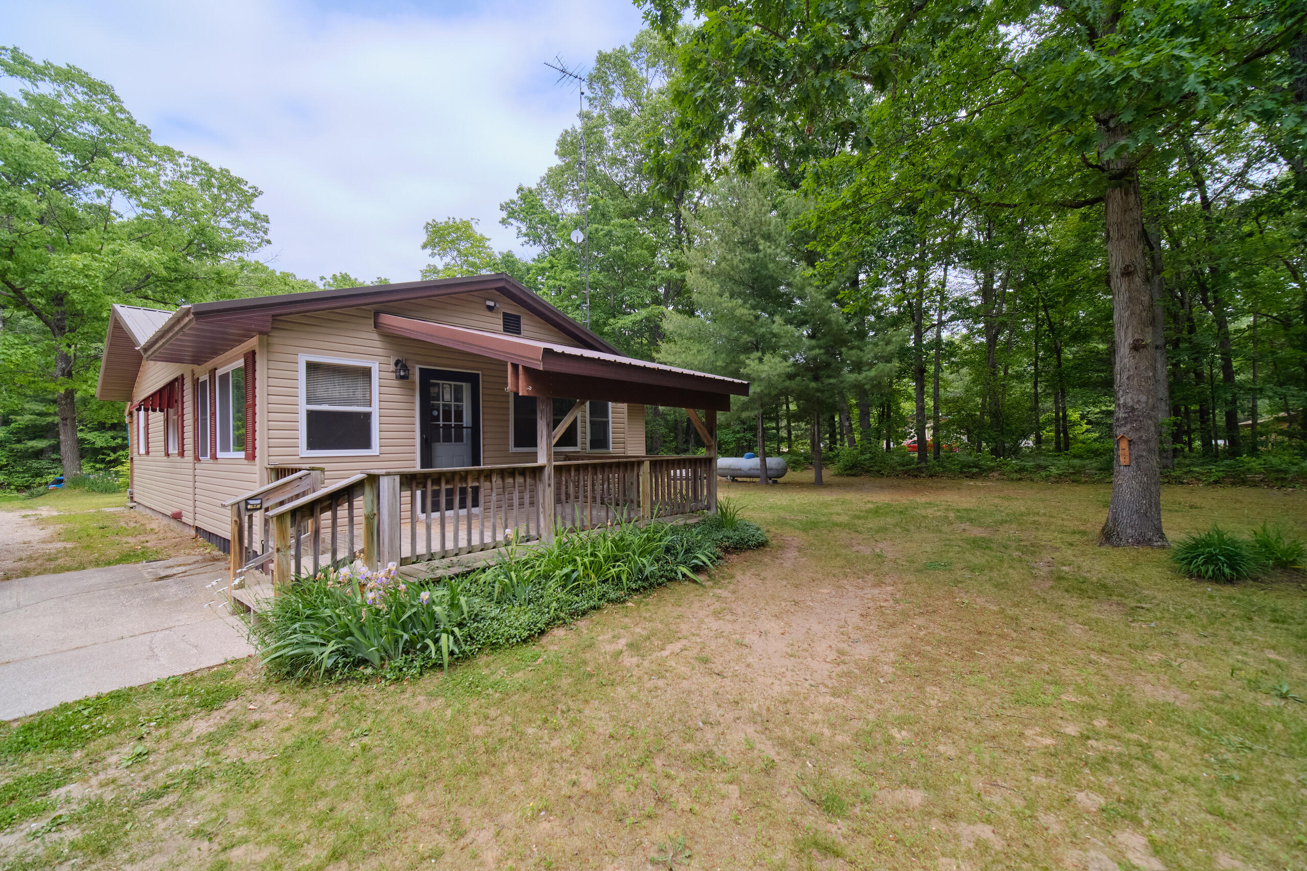 17455 Hoxeyville Road
