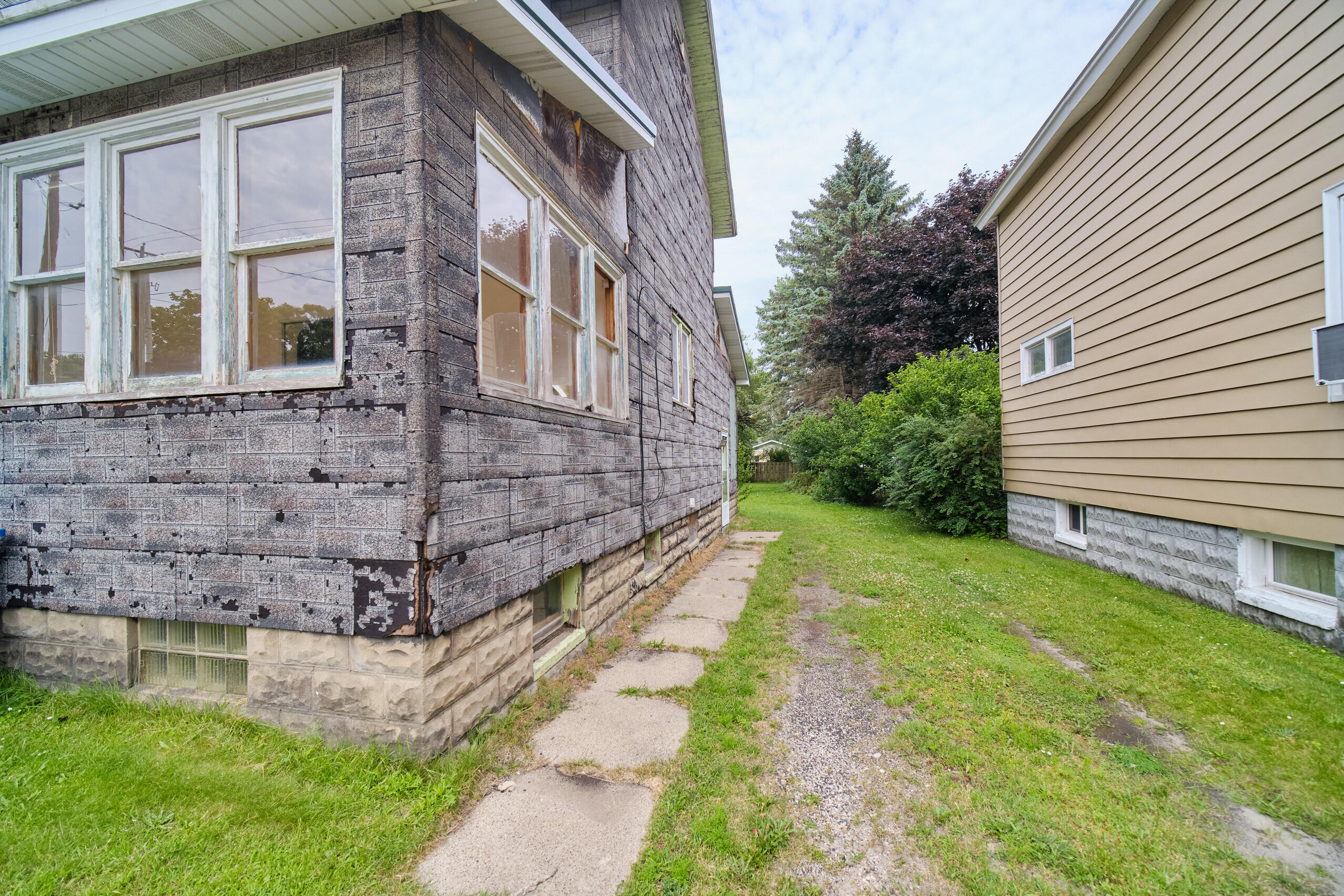 705 Kosciusko Street