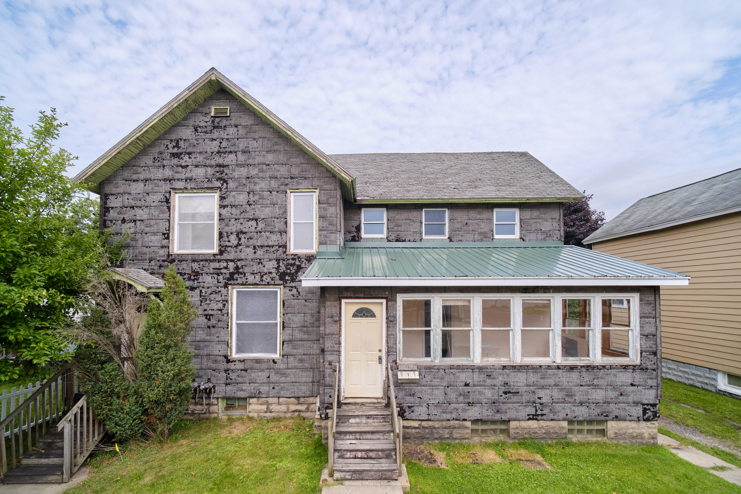 705 Kosciusko Street