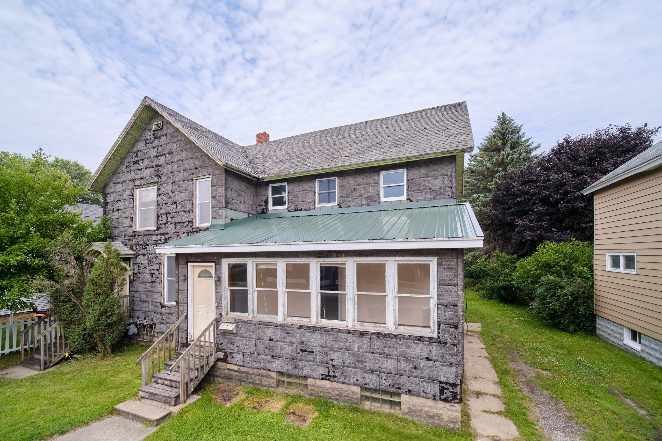 705 Kosciusko Street