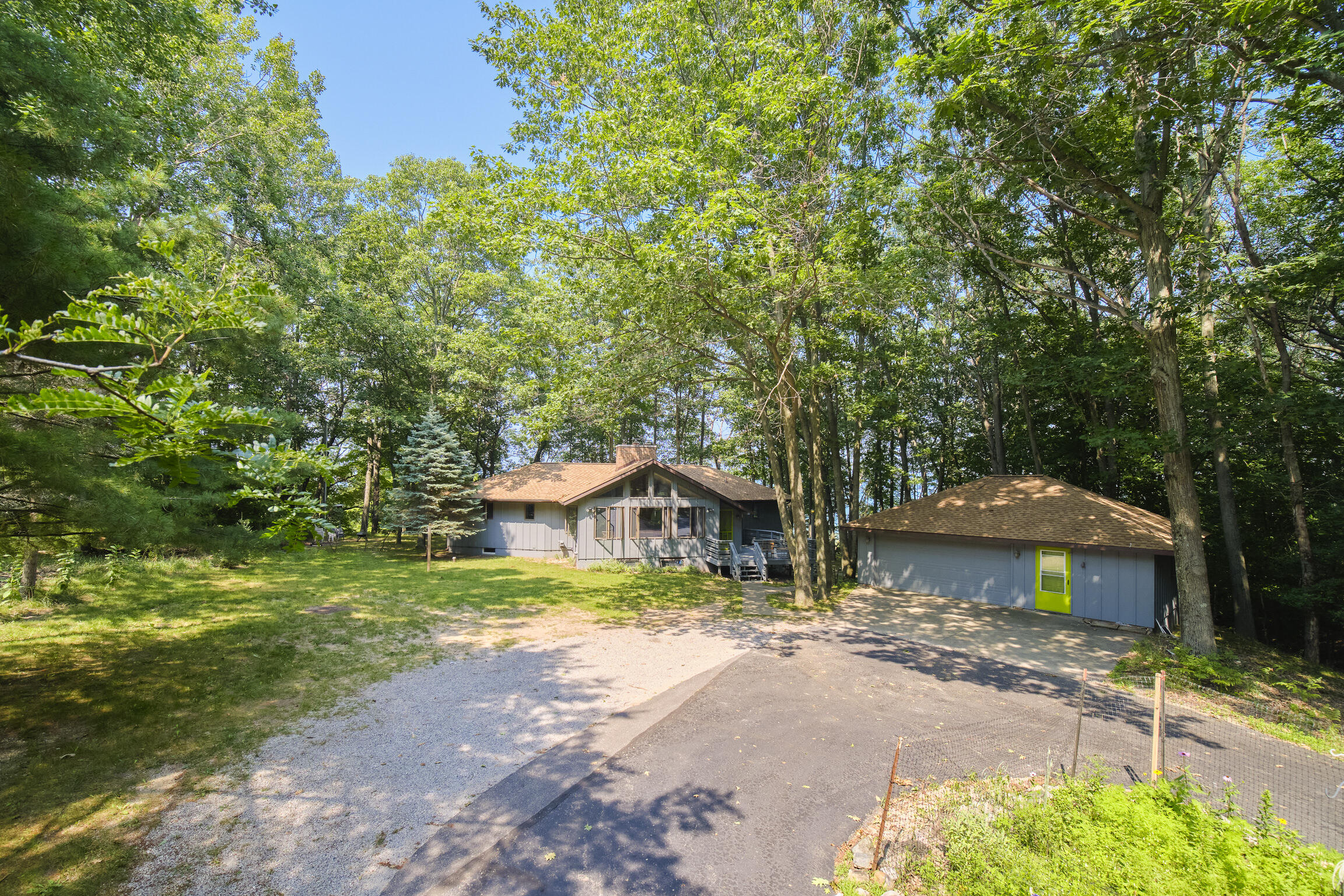 2521 Crescent Beach Road