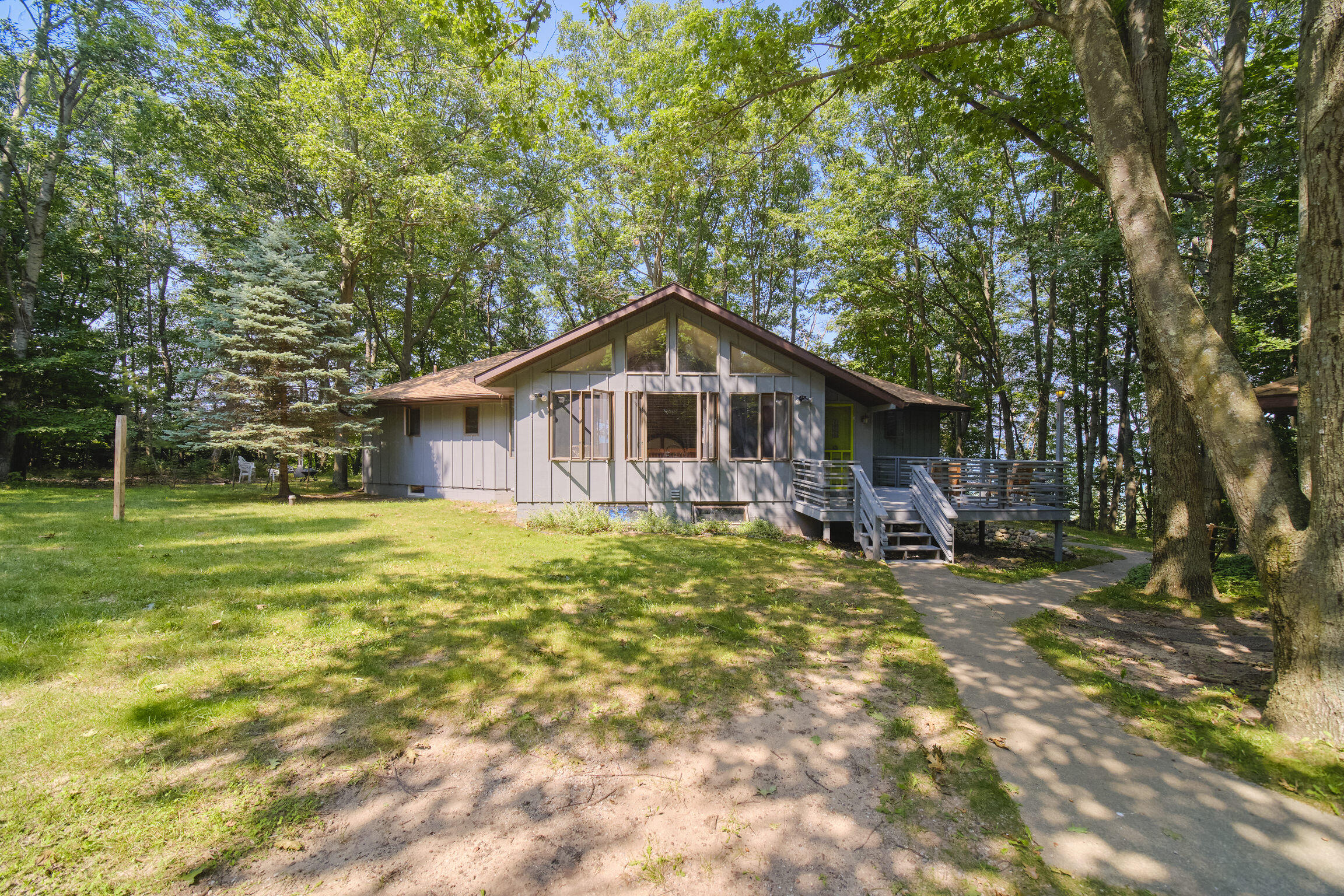 2521 Crescent Beach Road