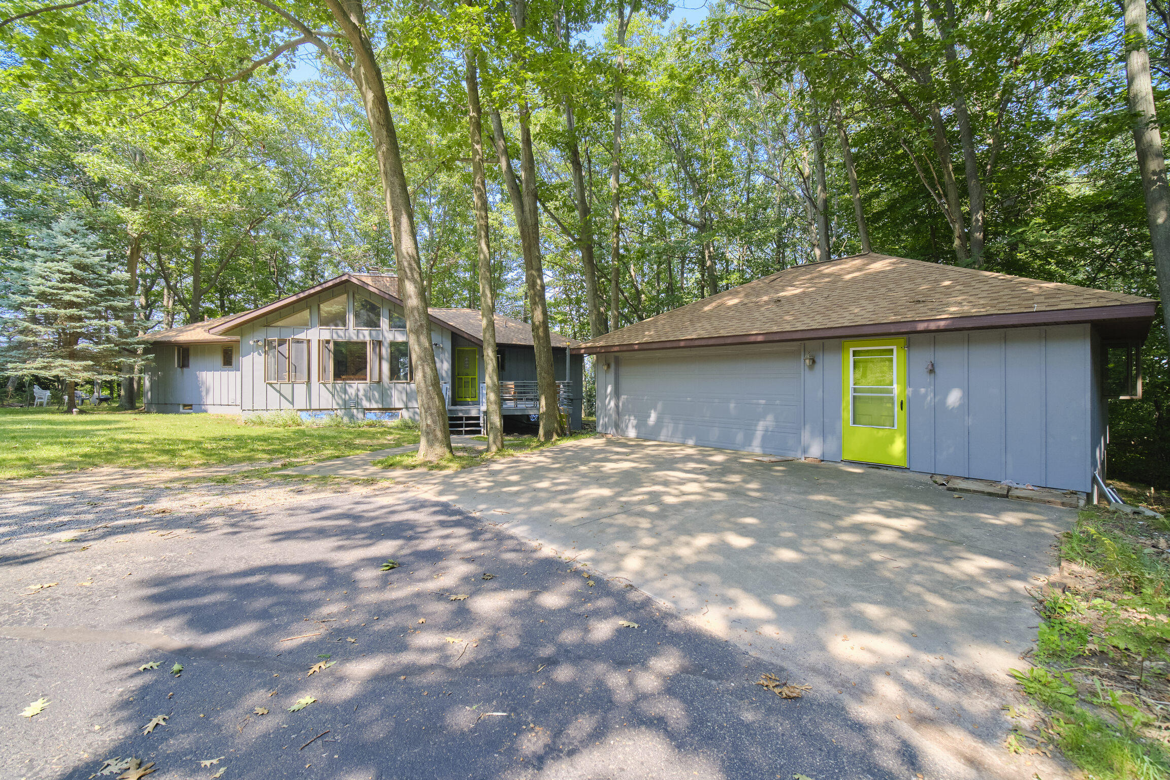 2521 Crescent Beach Road