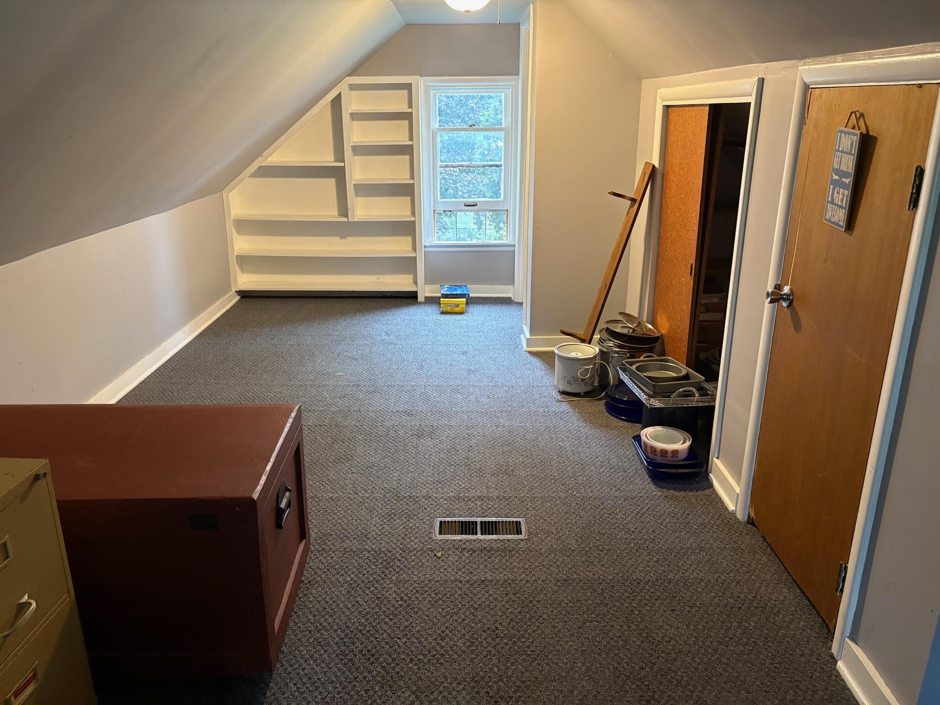 276 Third St Street