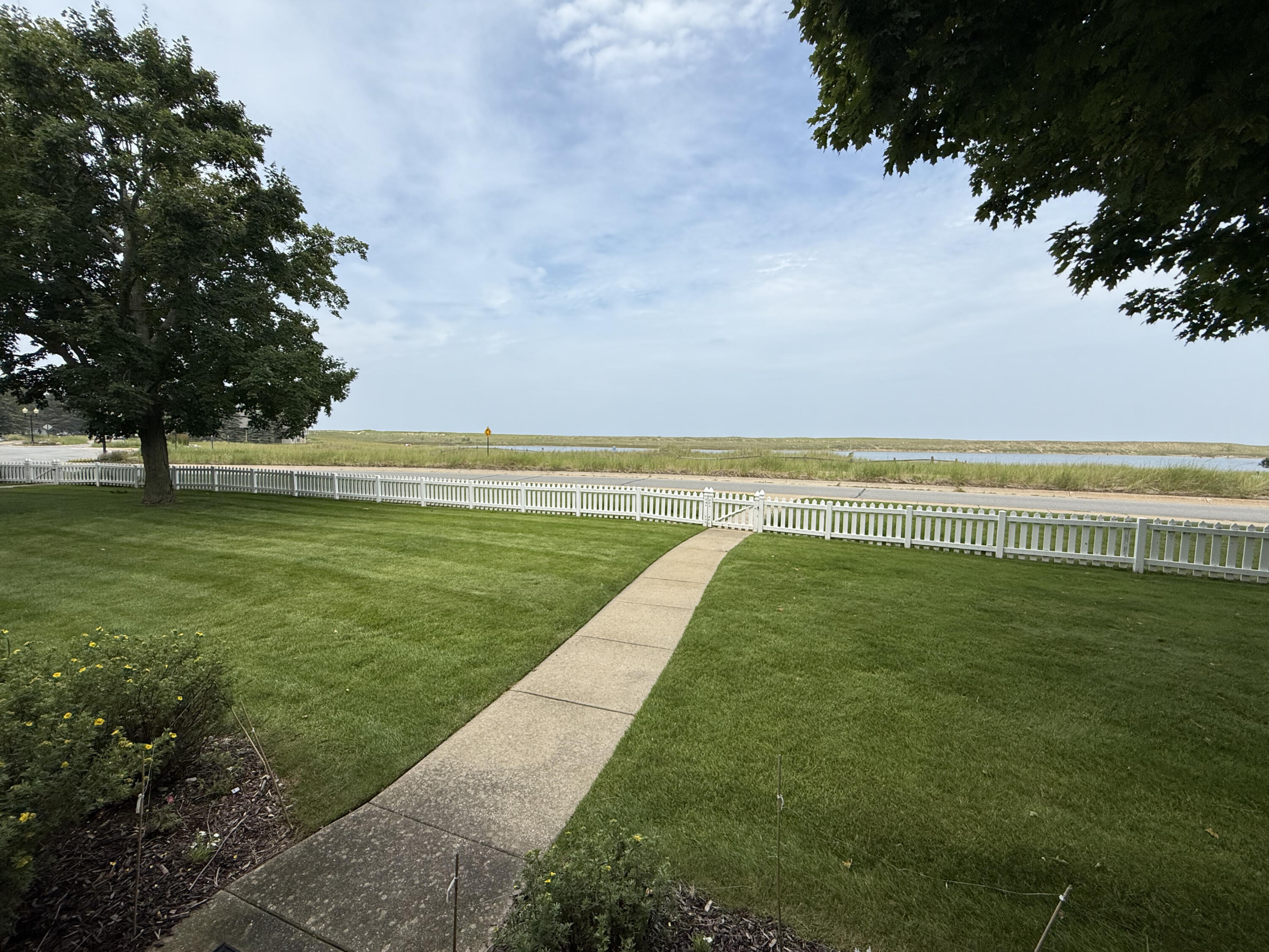 2 Cottage Lane