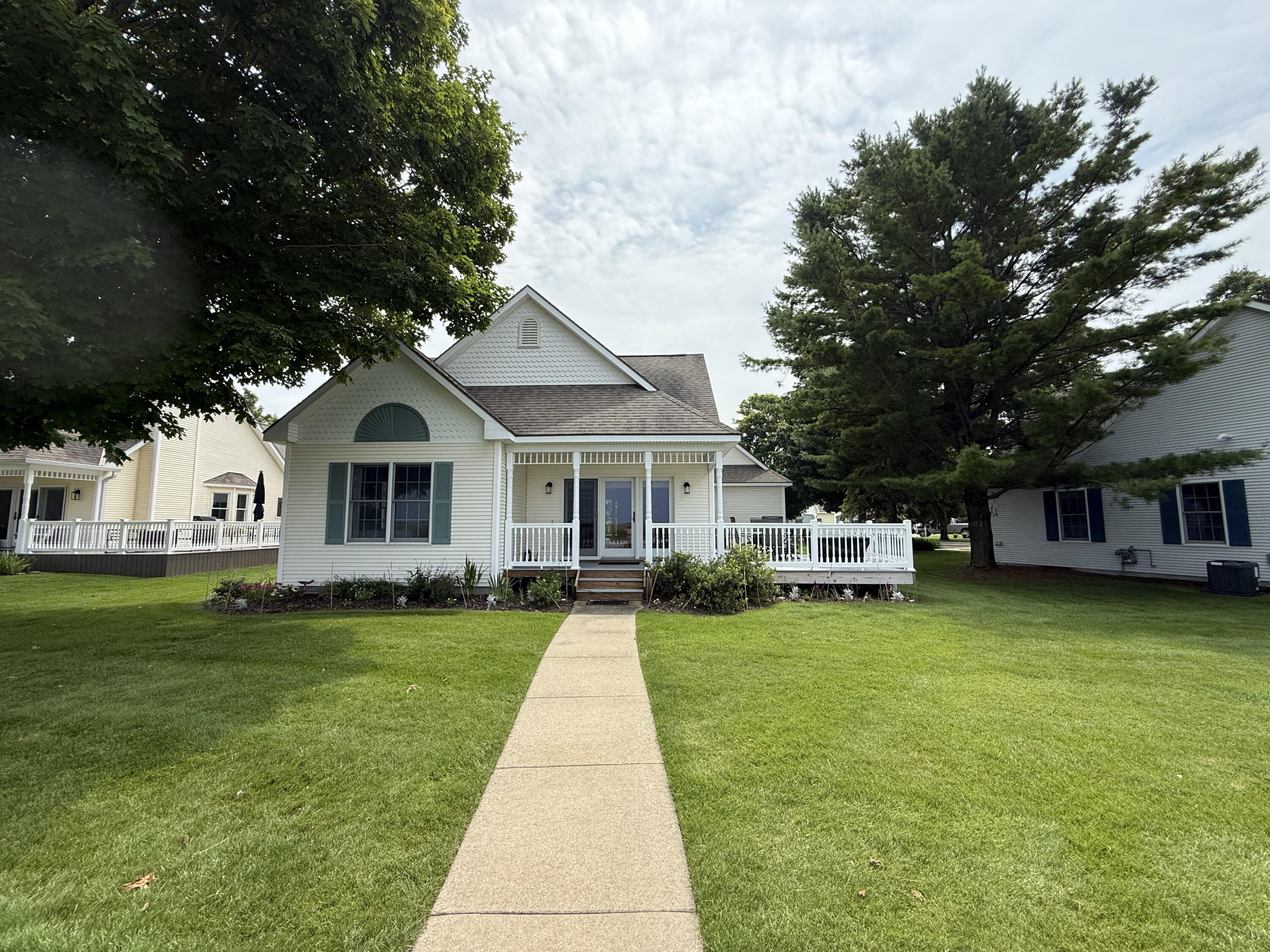 2 Cottage Lane