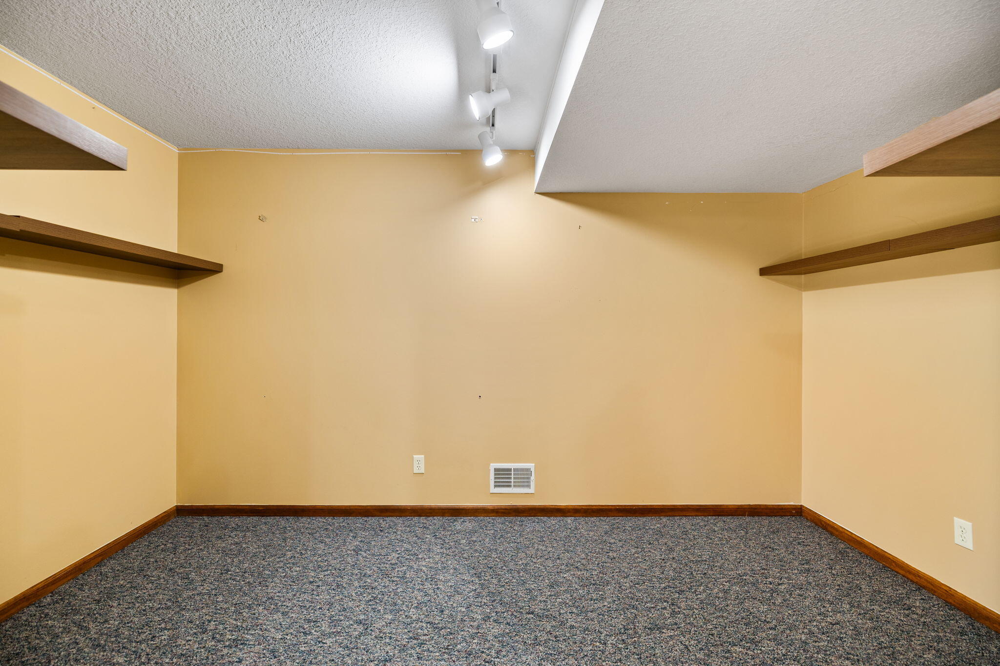 15445 Holly Drive