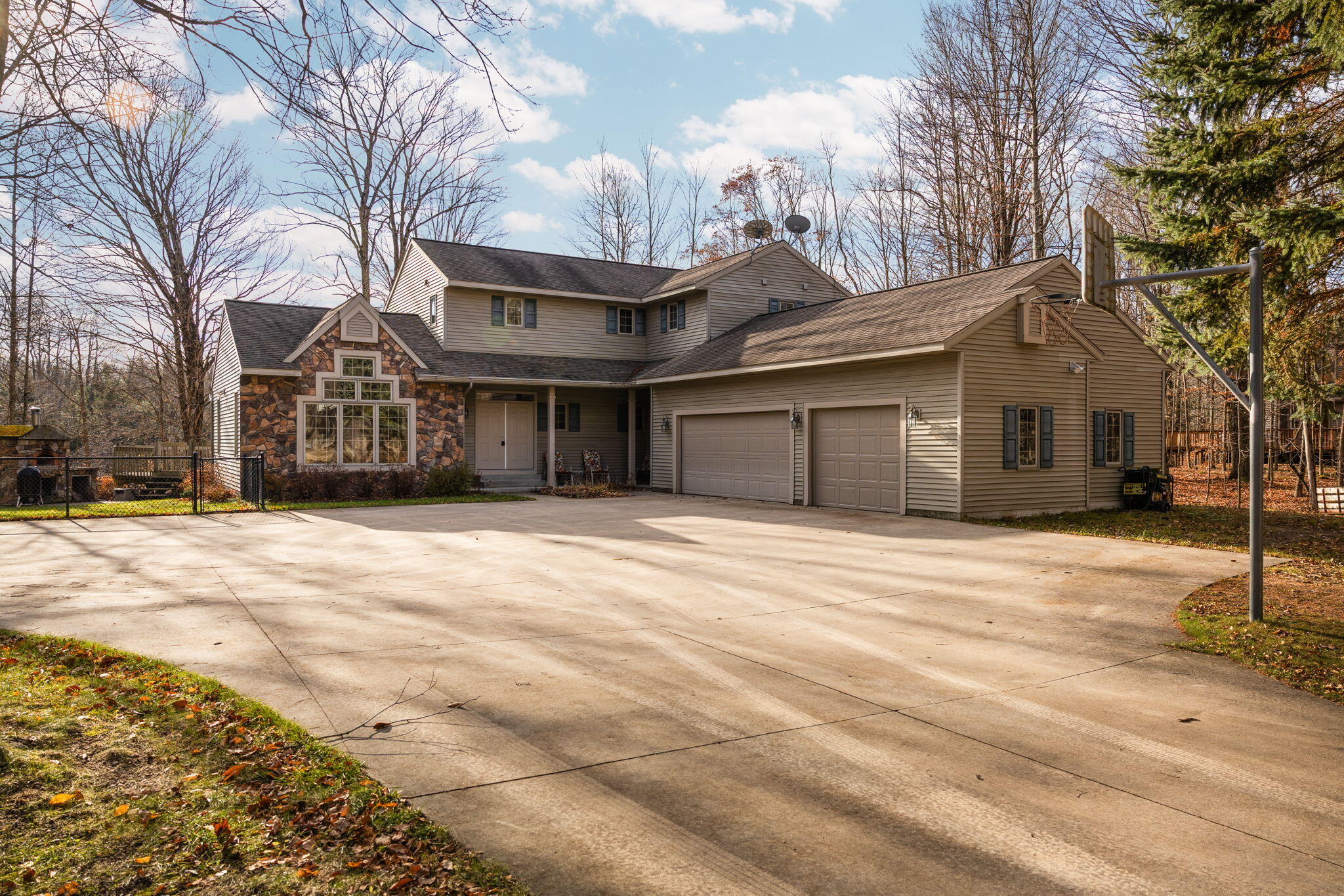 15445 Holly Drive