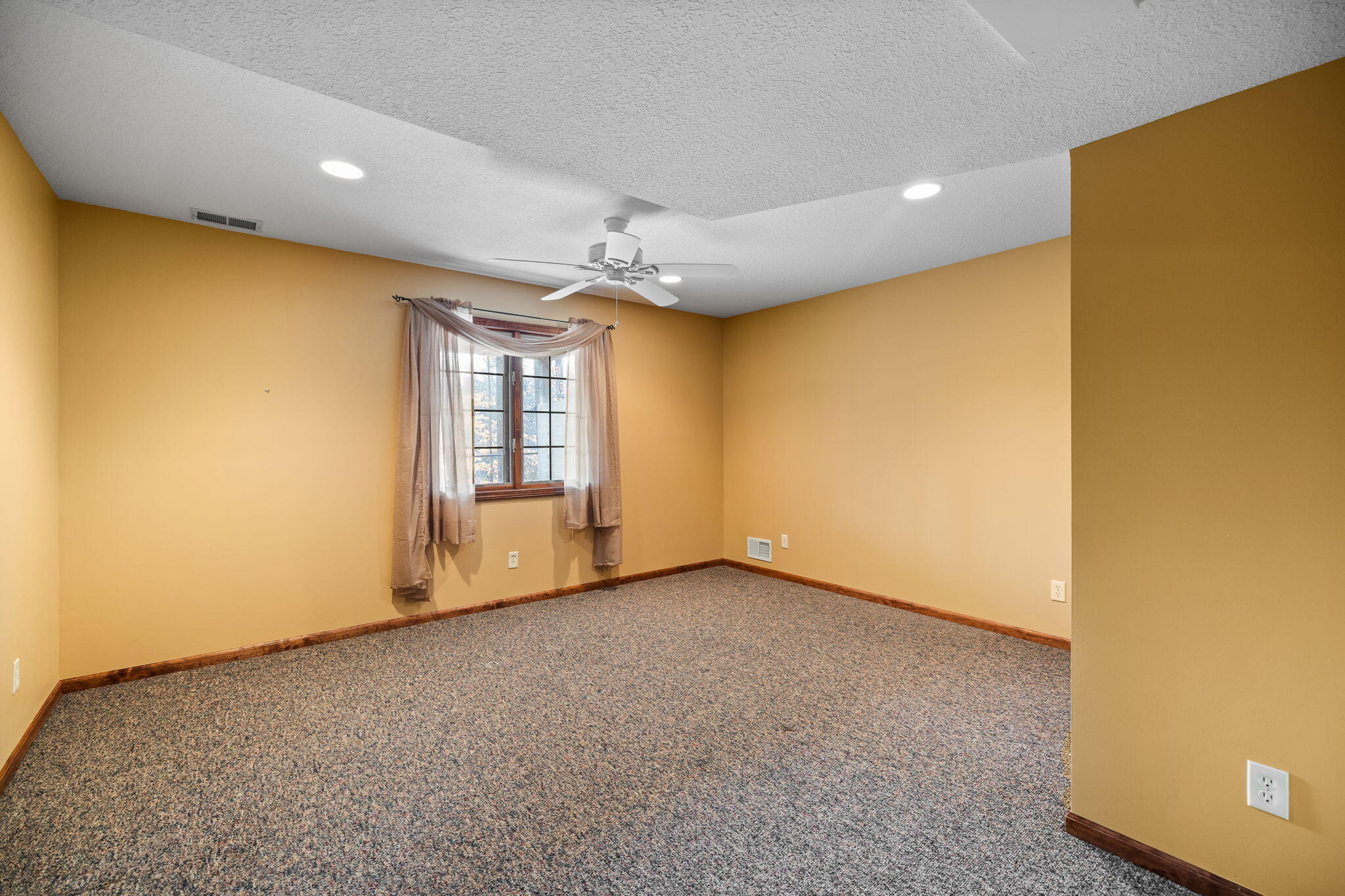 15445 Holly Drive