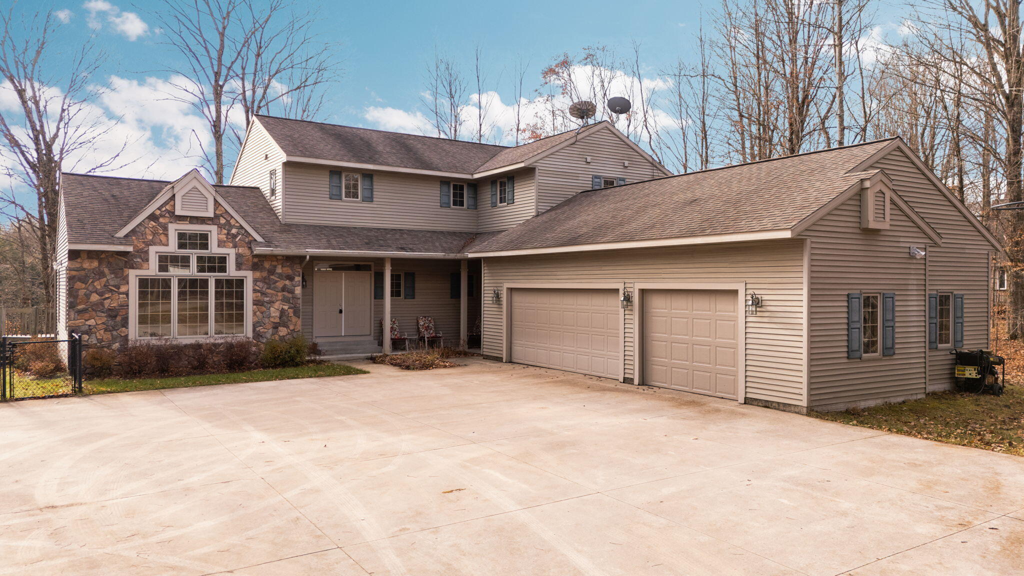 15445 Holly Drive