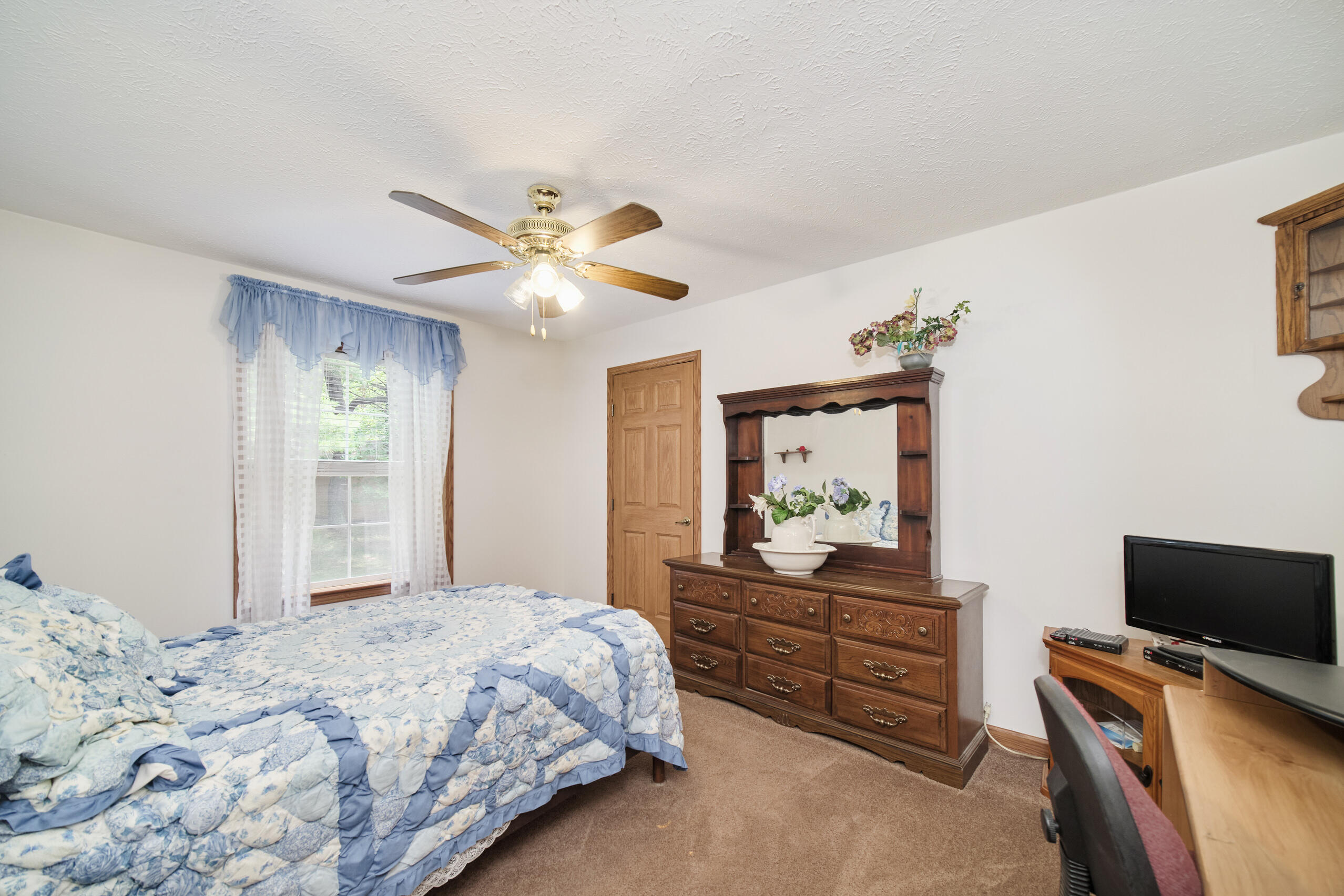 9155 Ivanhoe Drive