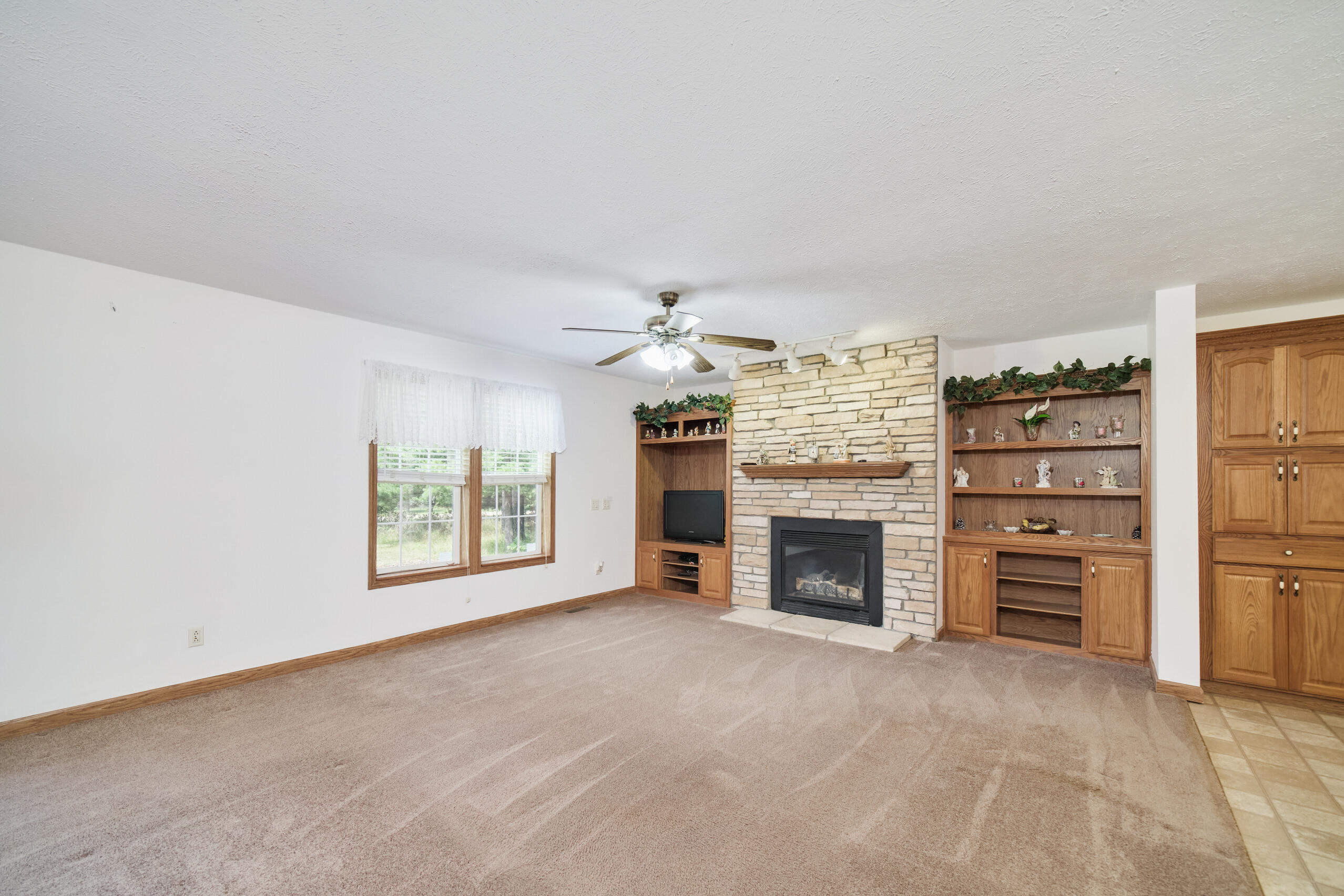 9155 Ivanhoe Drive