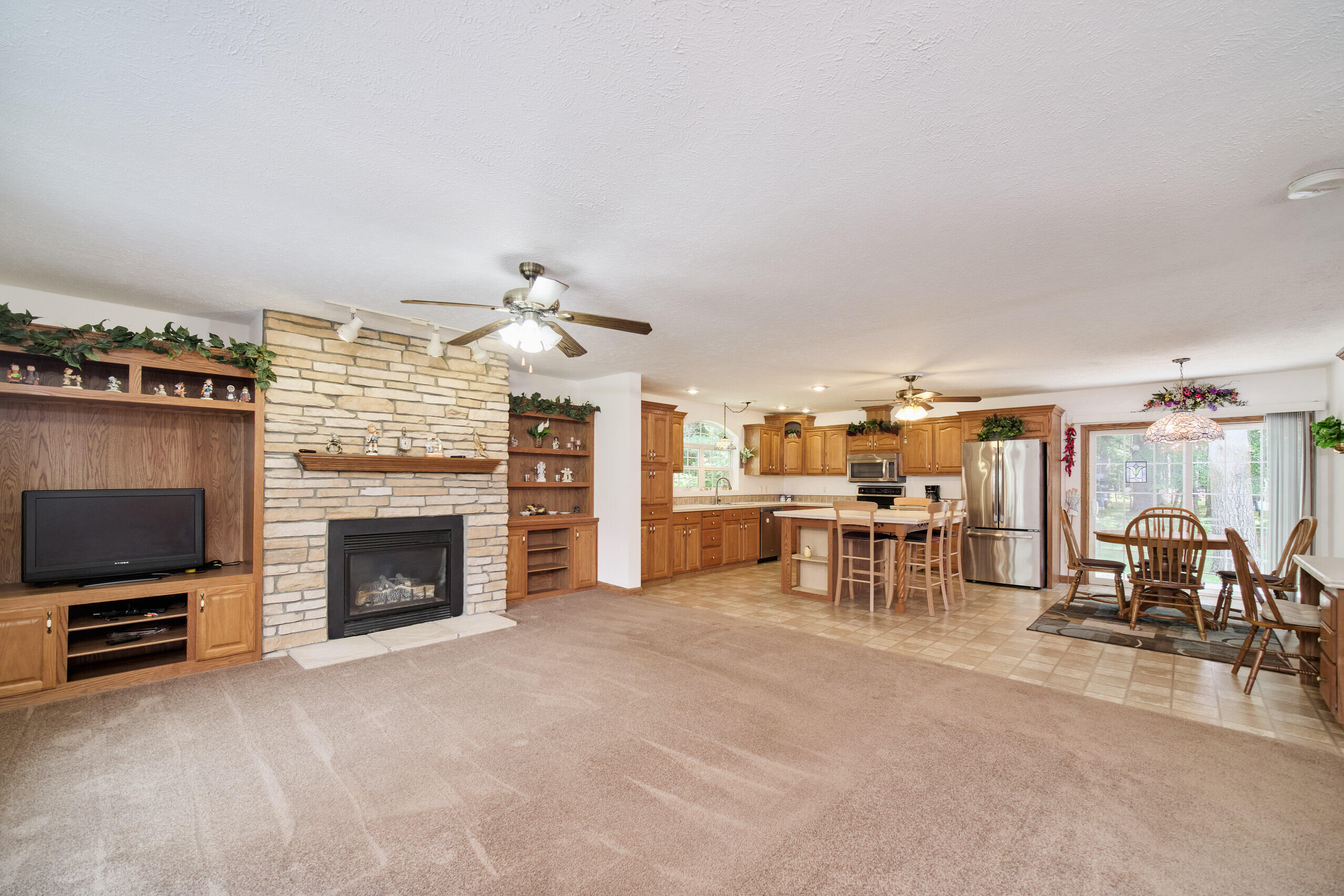 9155 Ivanhoe Drive