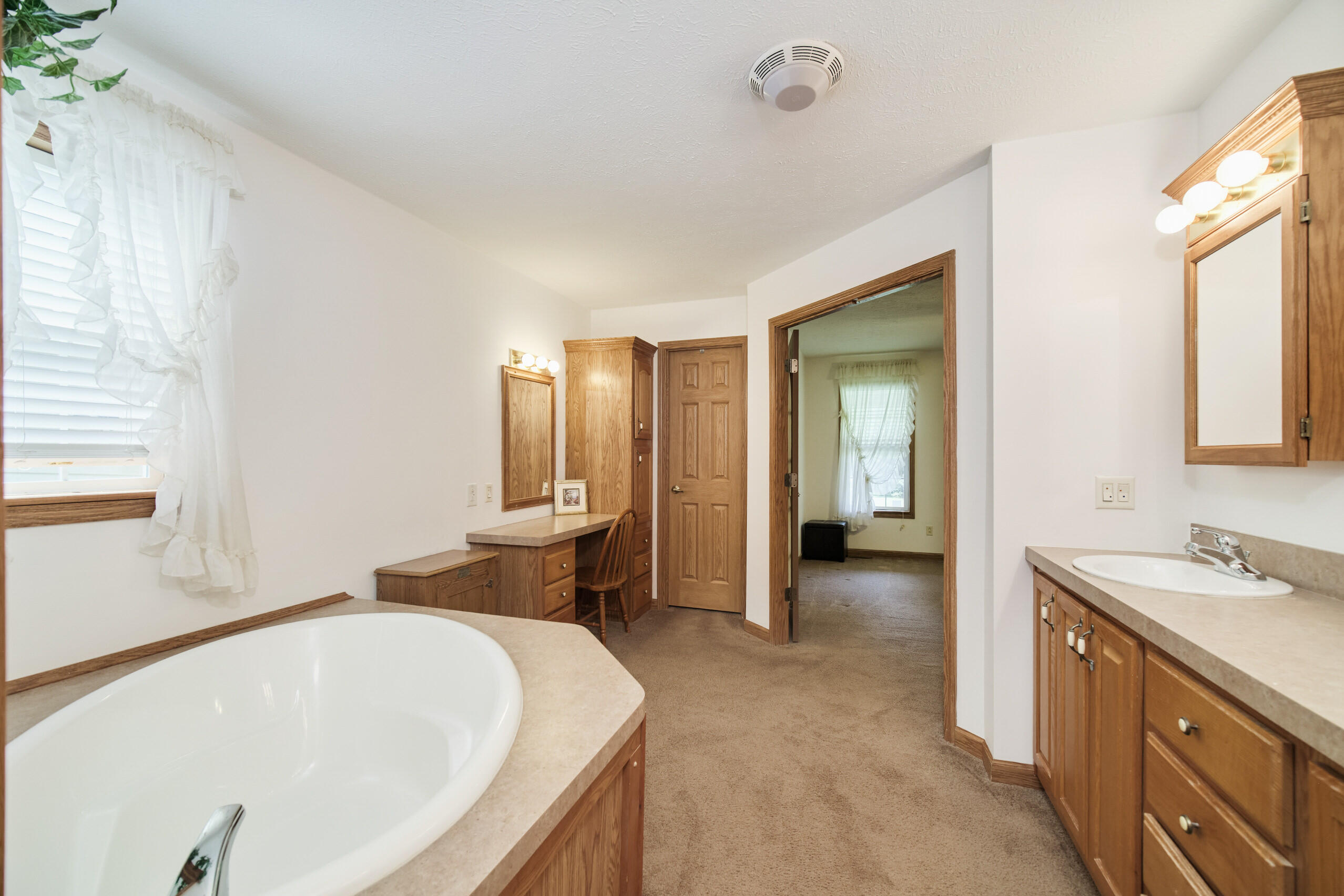9155 Ivanhoe Drive