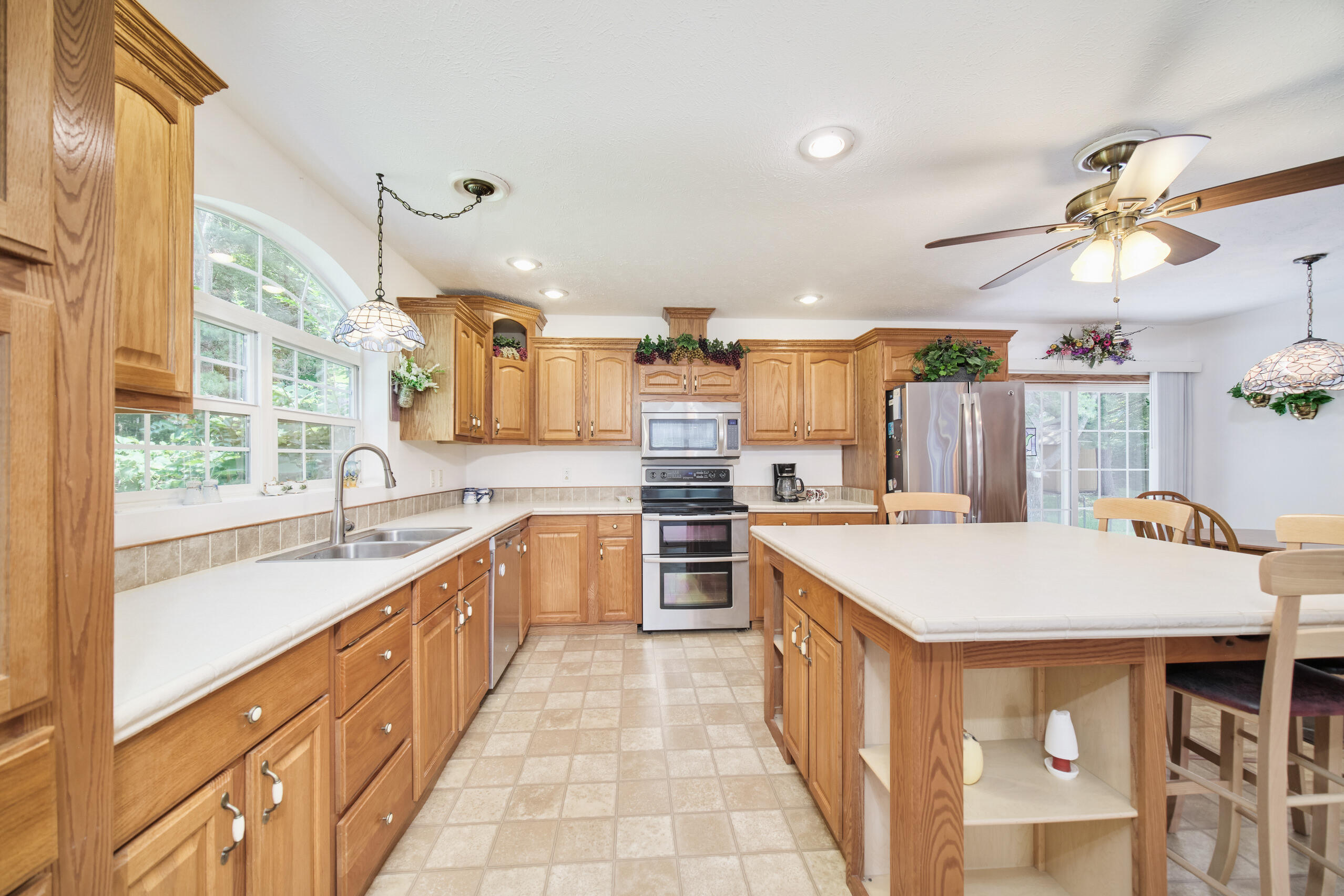 9155 Ivanhoe Drive