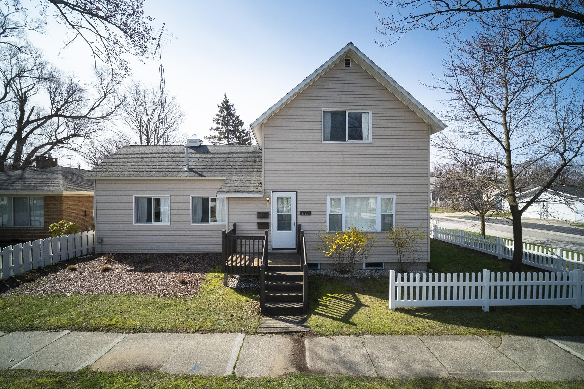 257 2nd Avenue