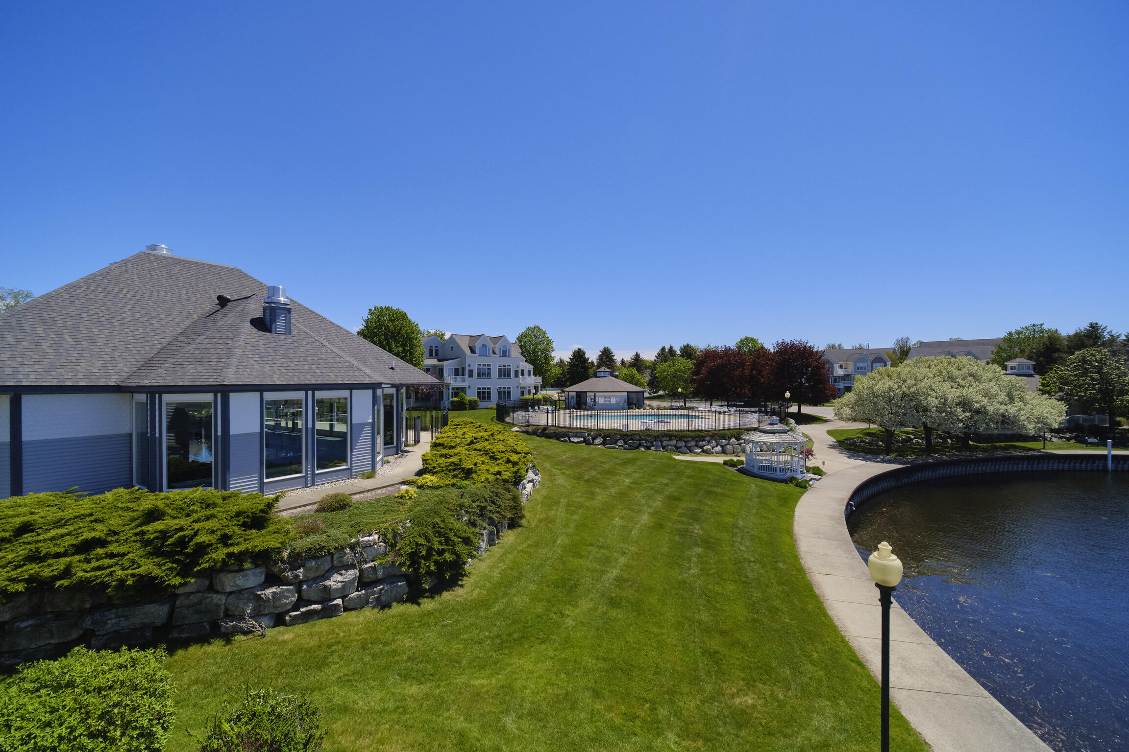 6 Brookharbor N