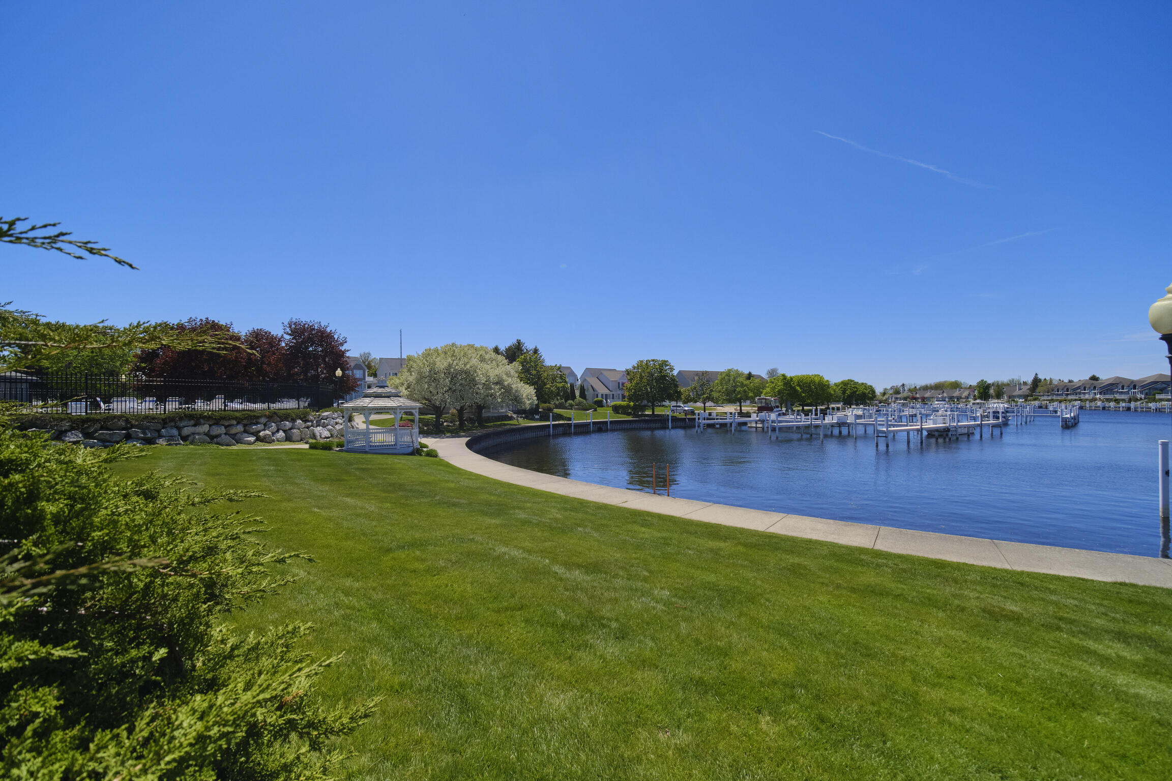 6 Brookharbor N