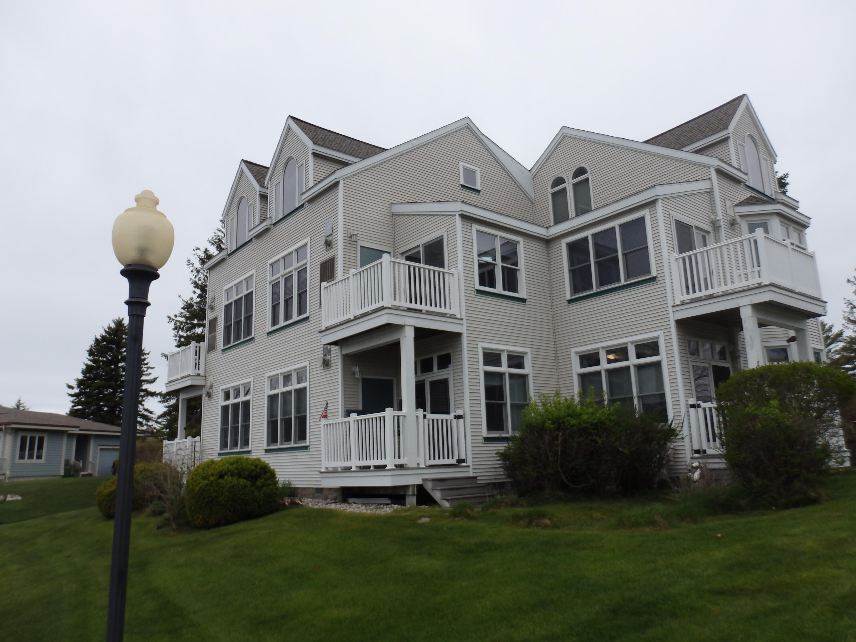 6 Brookharbor N