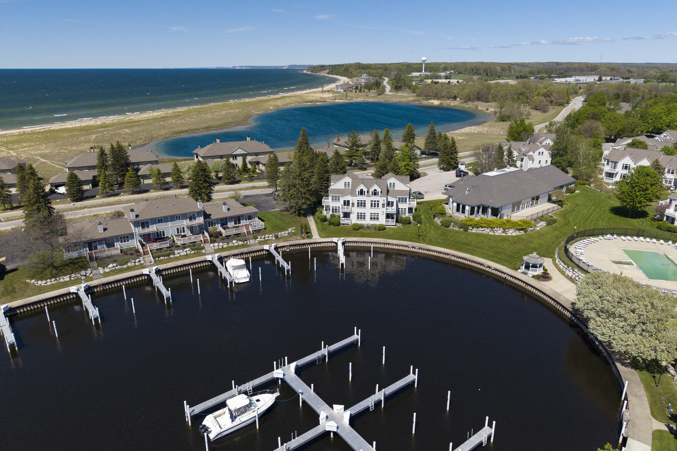 6 Brookharbor N
